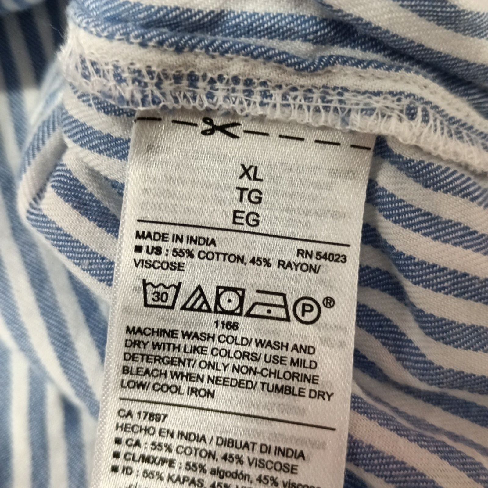 Old Navy Old Navy Tunic Button Up Shirt Women’s XL Blue White Striped Size XL / US 12-14 / IT 48-50 - 7 Thumbnail