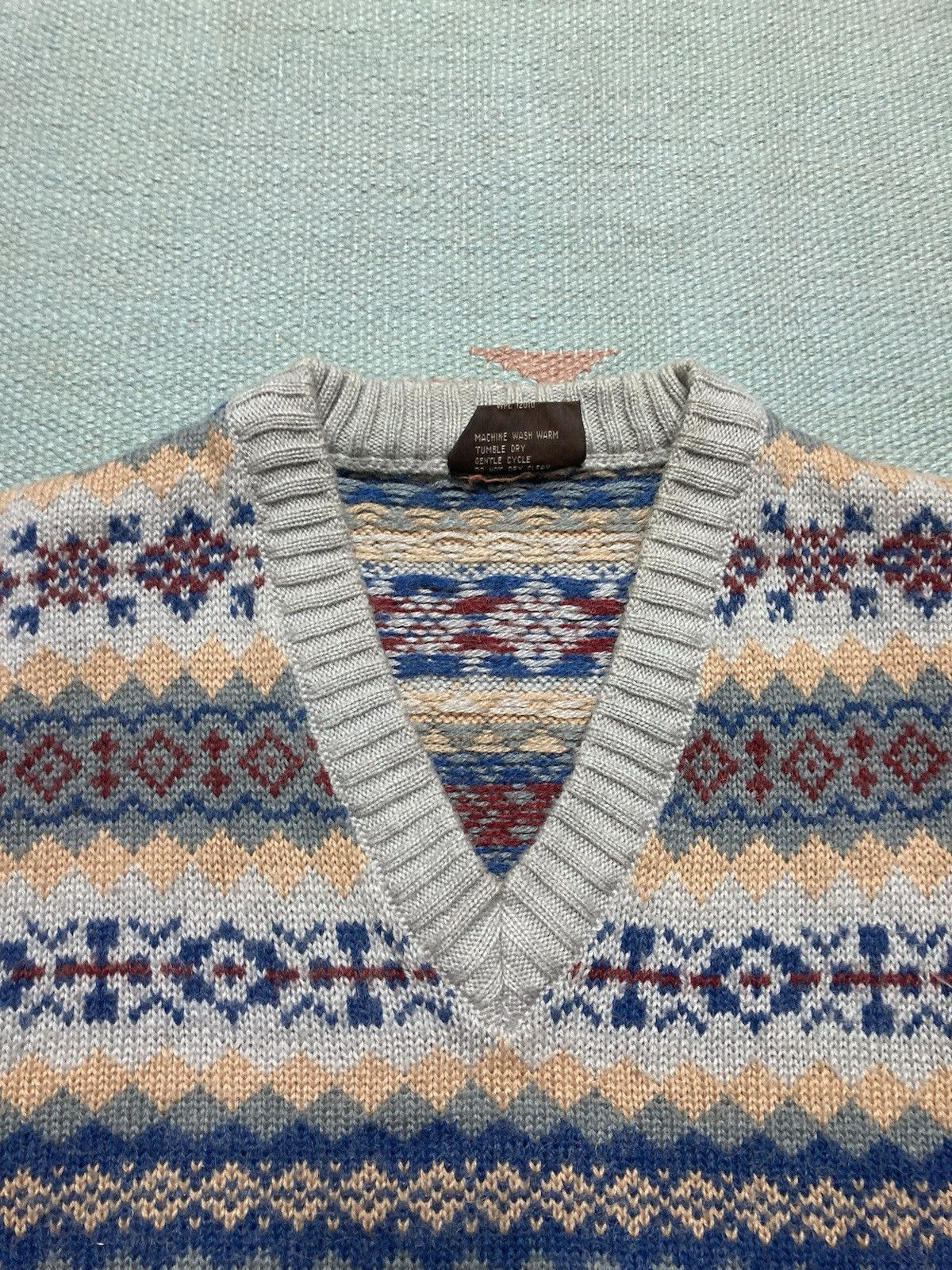 Vintage knit sweater acrylic blend Horizon aztec snowflake v neck L Size US L / EU 52-54 / 3 - 4 Thumbnail