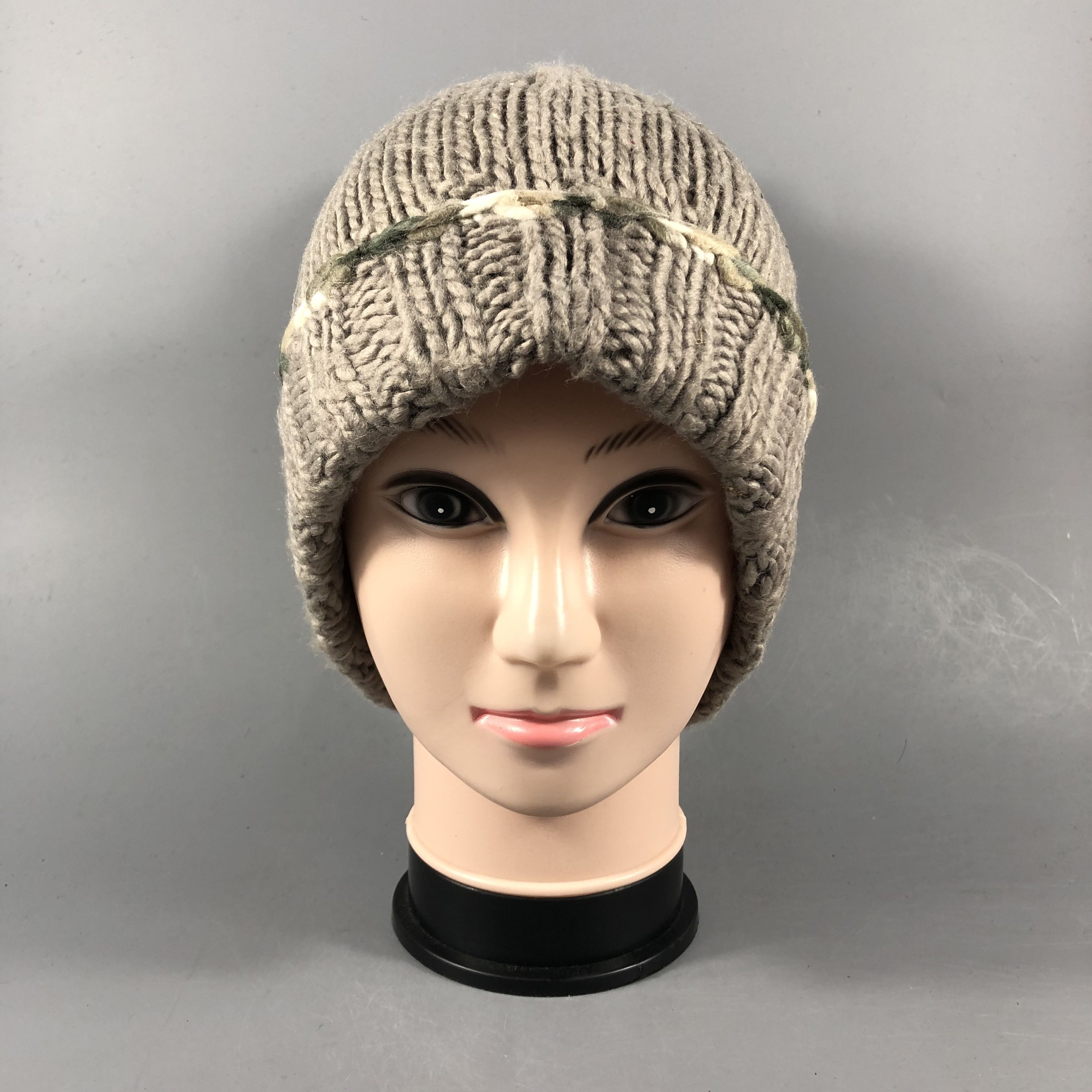Japanese Brand Crochet Pom Beanie Snowcap Hat Size ONE SIZE - 1 Thumbnail