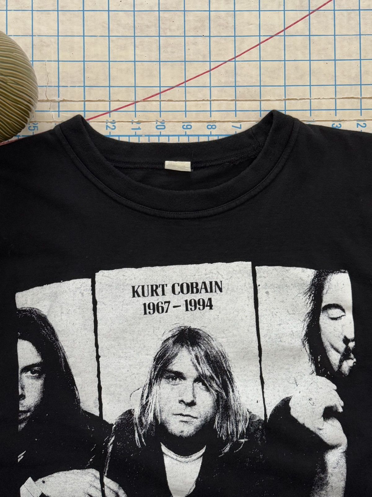 Band Tees × Vintage Vintage Kurt Cobain Memorial Tee Black Size XL Fits Cropped Size US XL / EU 56 / 4 - 5 Thumbnail