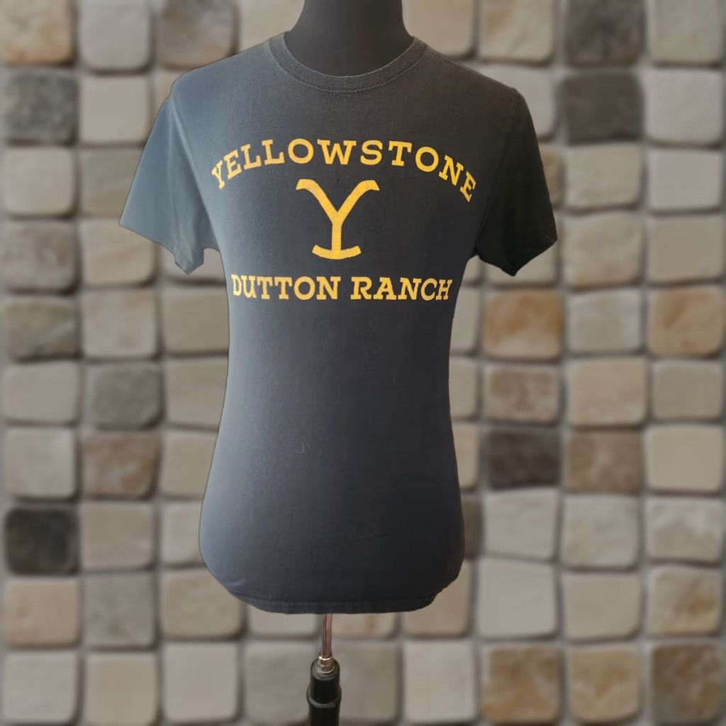 Vintage Yellowstone Dutton Ranch Black Short Sleeve T-Shirt Mens Size Small Size US S / EU 44-46 / 1 - 1 Thumbnail