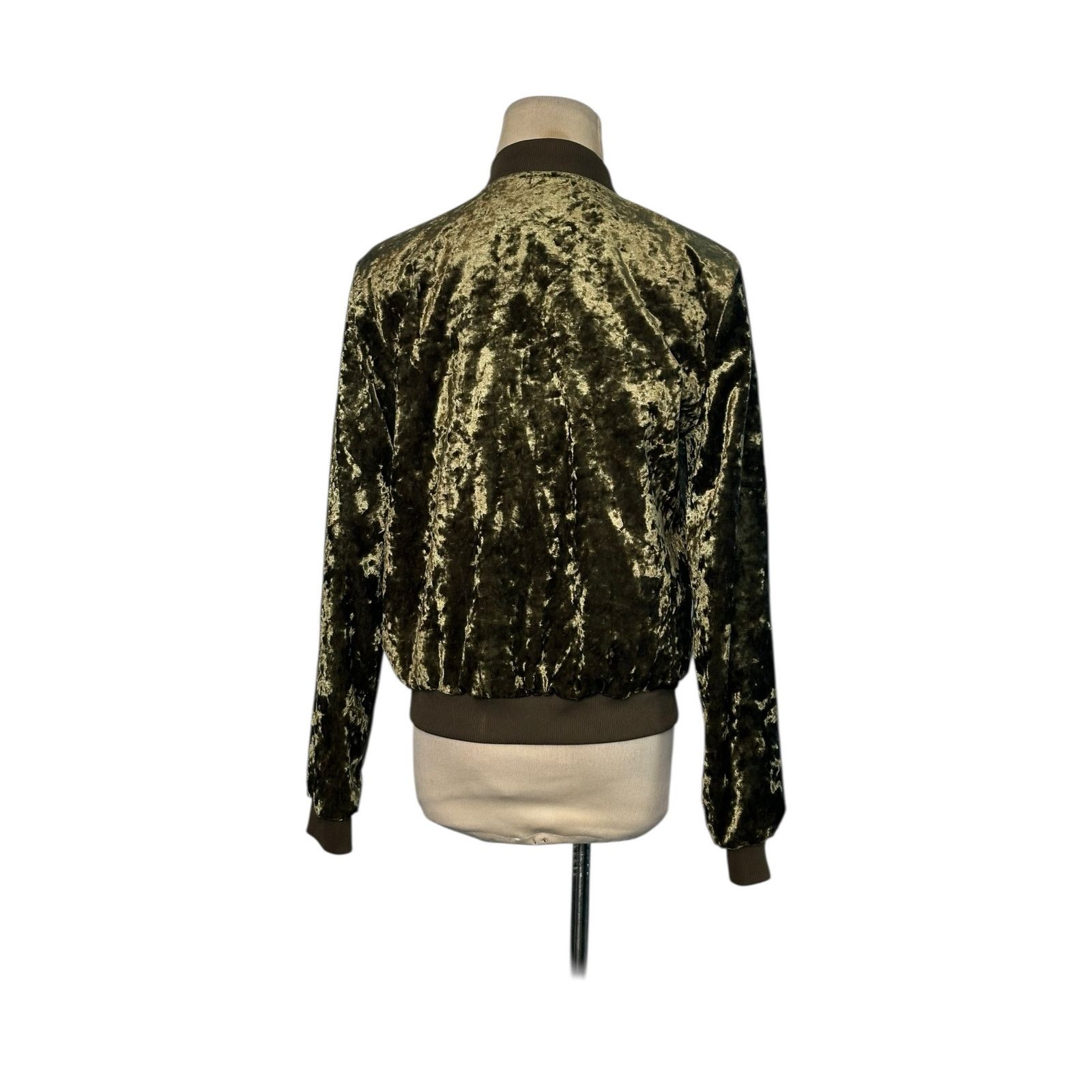 Forever 21 Forever 21 green velvet full zipper jacket size Small Size S / US 4 / IT 40 - 2 Thumbnail