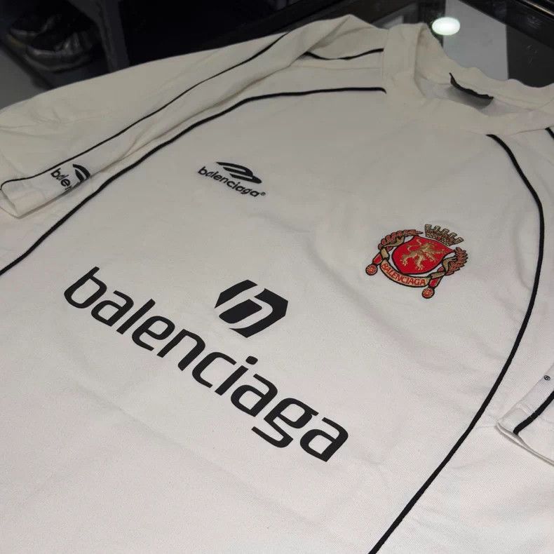 Balenciaga Balenciaga Soccer Series Short Sleeve Size US L / EU 52-54 / 3 - 4 Thumbnail