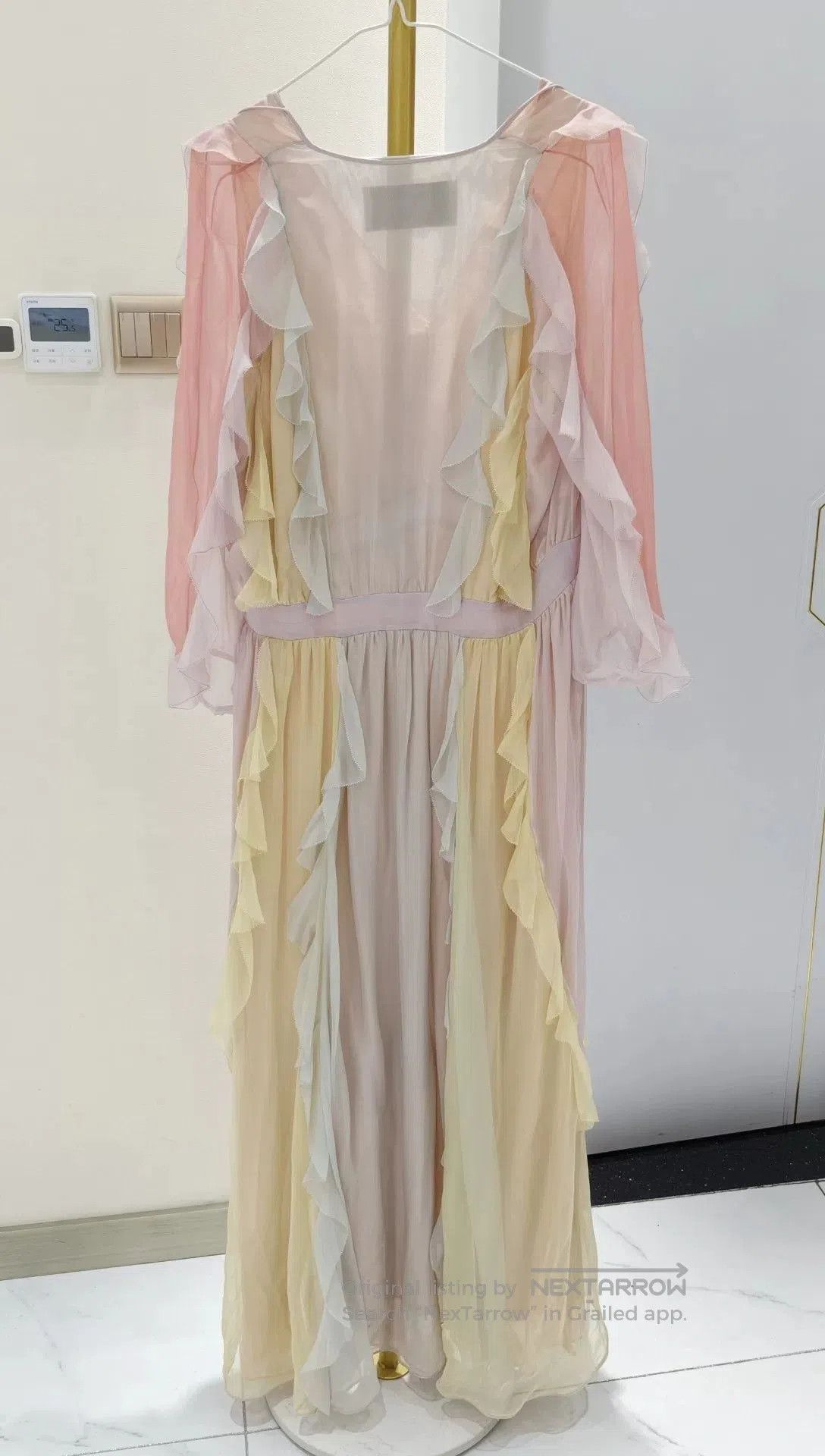 Valentino Valentino Runway Ruffled Dress. Size M / US 6-8 / IT 42-44 - 2 Thumbnail