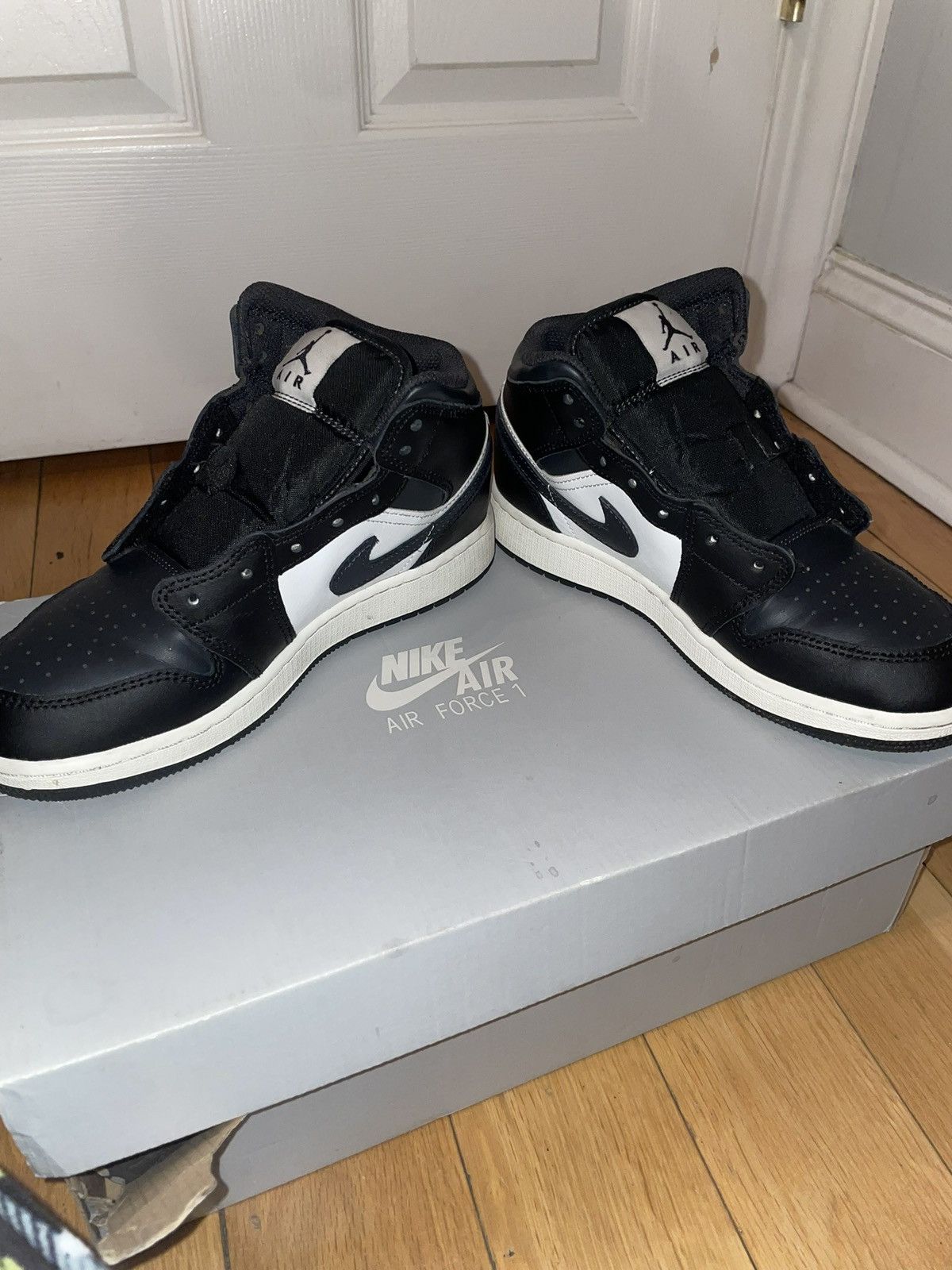 Jordan Brand jordan 1s black Size US 5 / EU 37 - 2 Thumbnail
