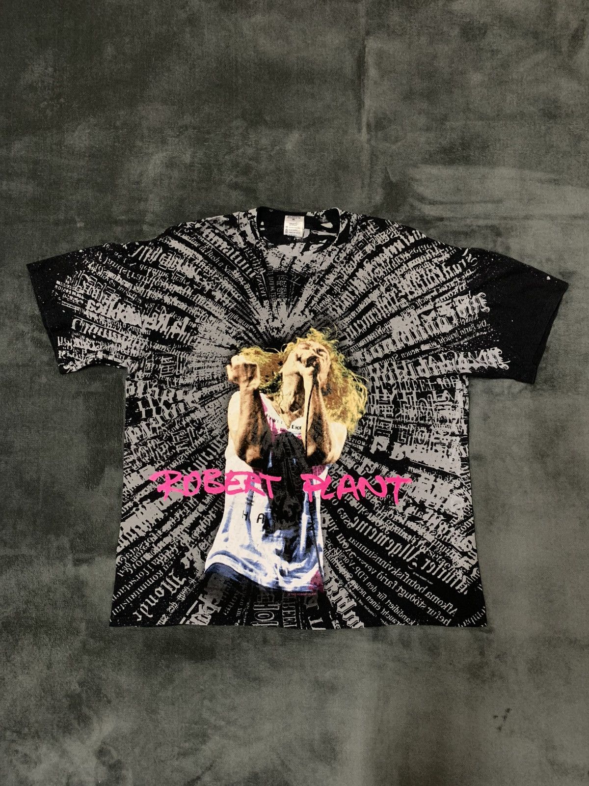 Band Tees 🎙️ Vintage Robert Plant AOP 90s T-shirt Size US XL / EU 56 / 4 - 3 Thumbnail
