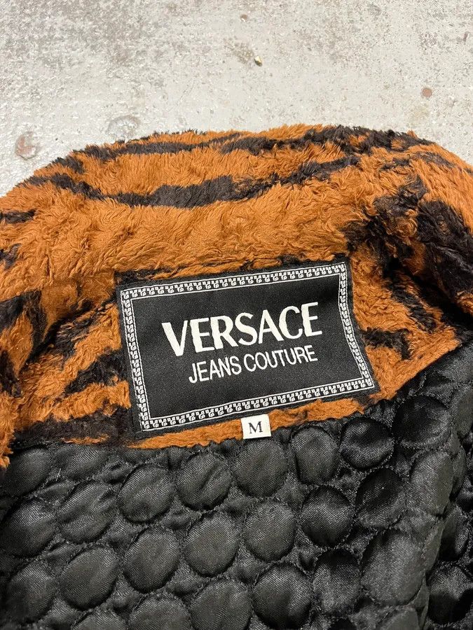Versace 1990s Versace Brown Tiger Stripe Fuzzy Jacket Size M / US 6-8 / IT 42-44 - 9 Thumbnail