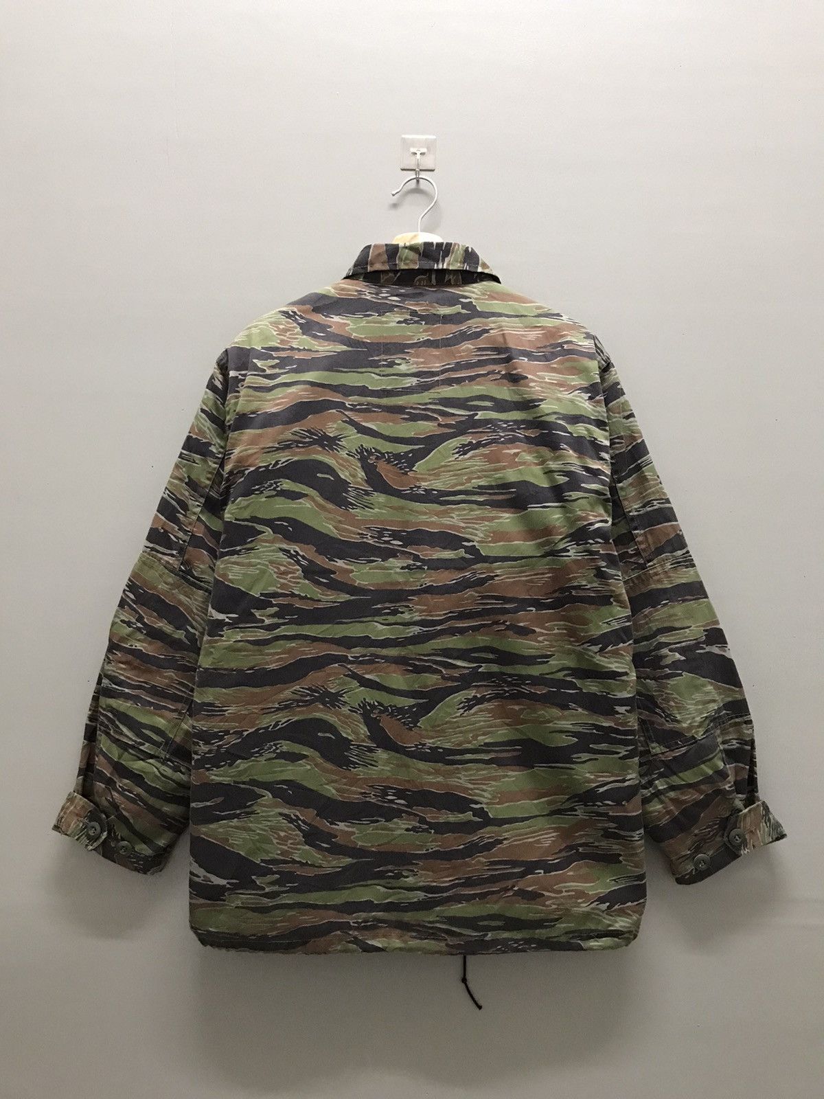 Guerrilla Group Vintage 60s U.S Army Tiger Stripe Camo Jacket Size US L / EU 52-54 / 3 - 9 Thumbnail