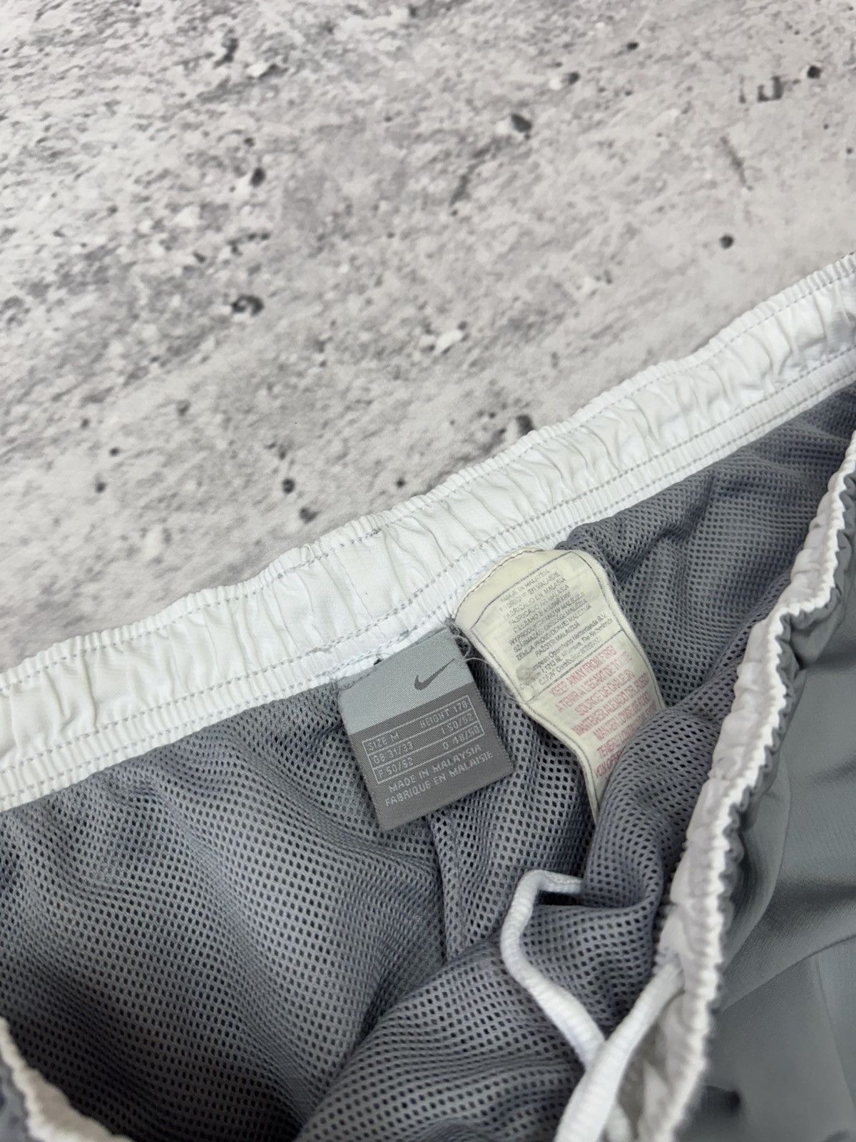 Nike × Vintage NIKE NYLON VINTAGE Y2K OVERSIZE BAGGY FIT PANTS SWEATPANTS Size US 32 / EU 48 - 8 Thumbnail