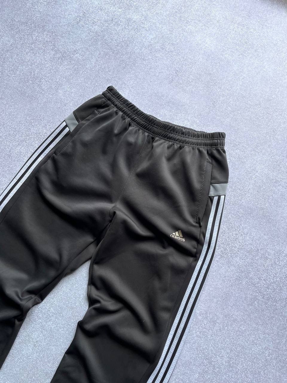 Adidas Vintage Adidas 3-Stripes Black Baggy Tracksuit Y2K L Size US L / EU 52-54 / 3 - 6 Thumbnail