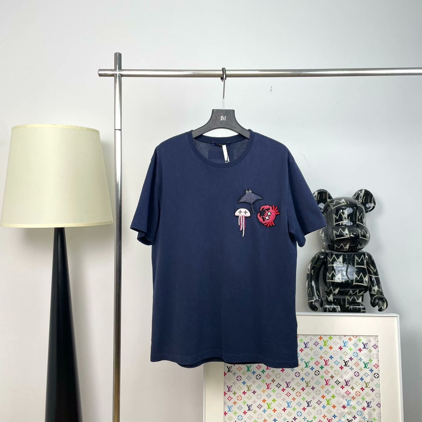 Louis Vuitton Louis Vuitton Printed Graphic T-Shirt l Men Size US L / EU 52-54 / 3 - 1 Thumbnail