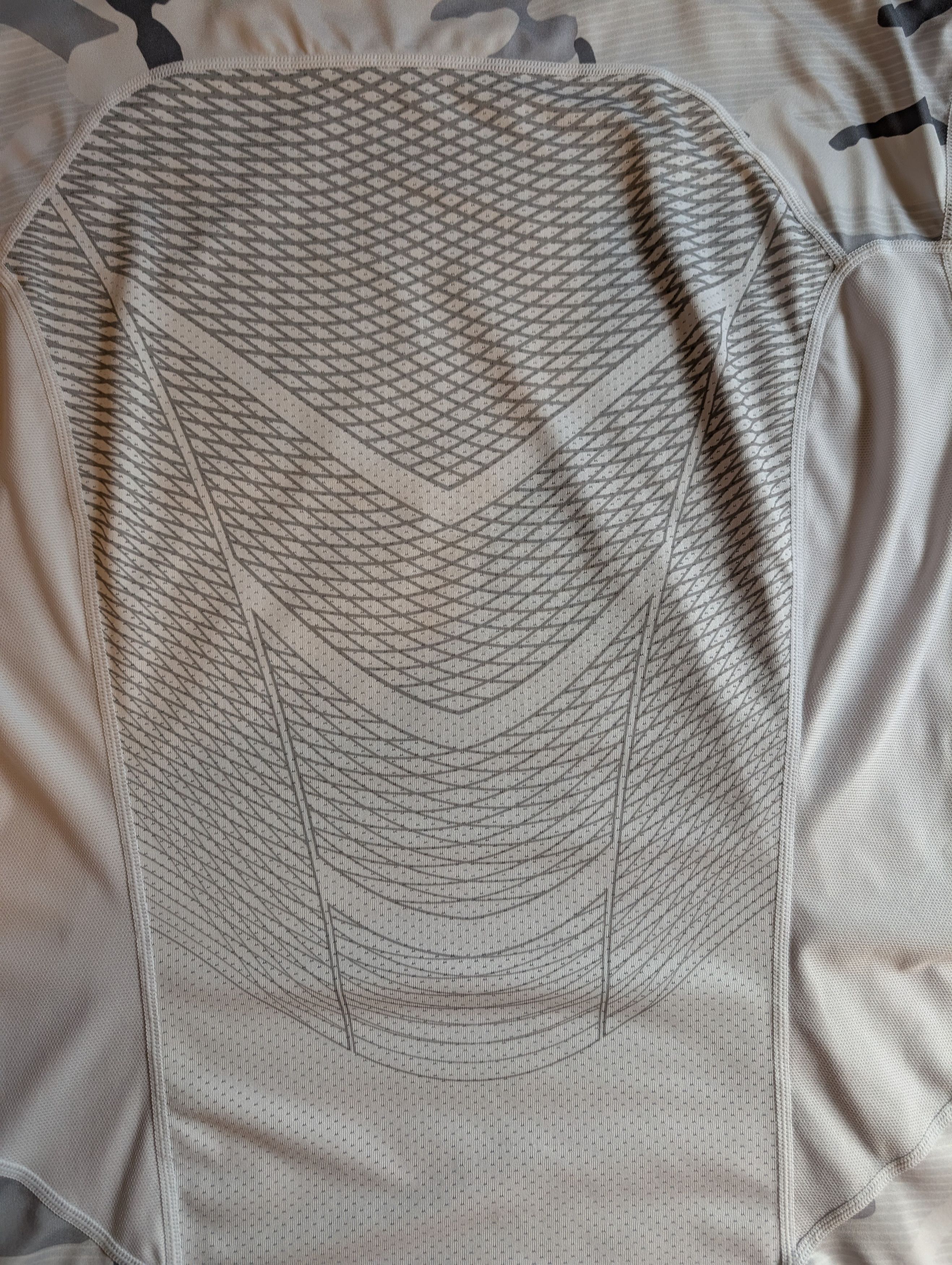 Nike Nike Pro training perforated camouflage t shirt Size US XL / EU 56 / 4 - 15 Thumbnail