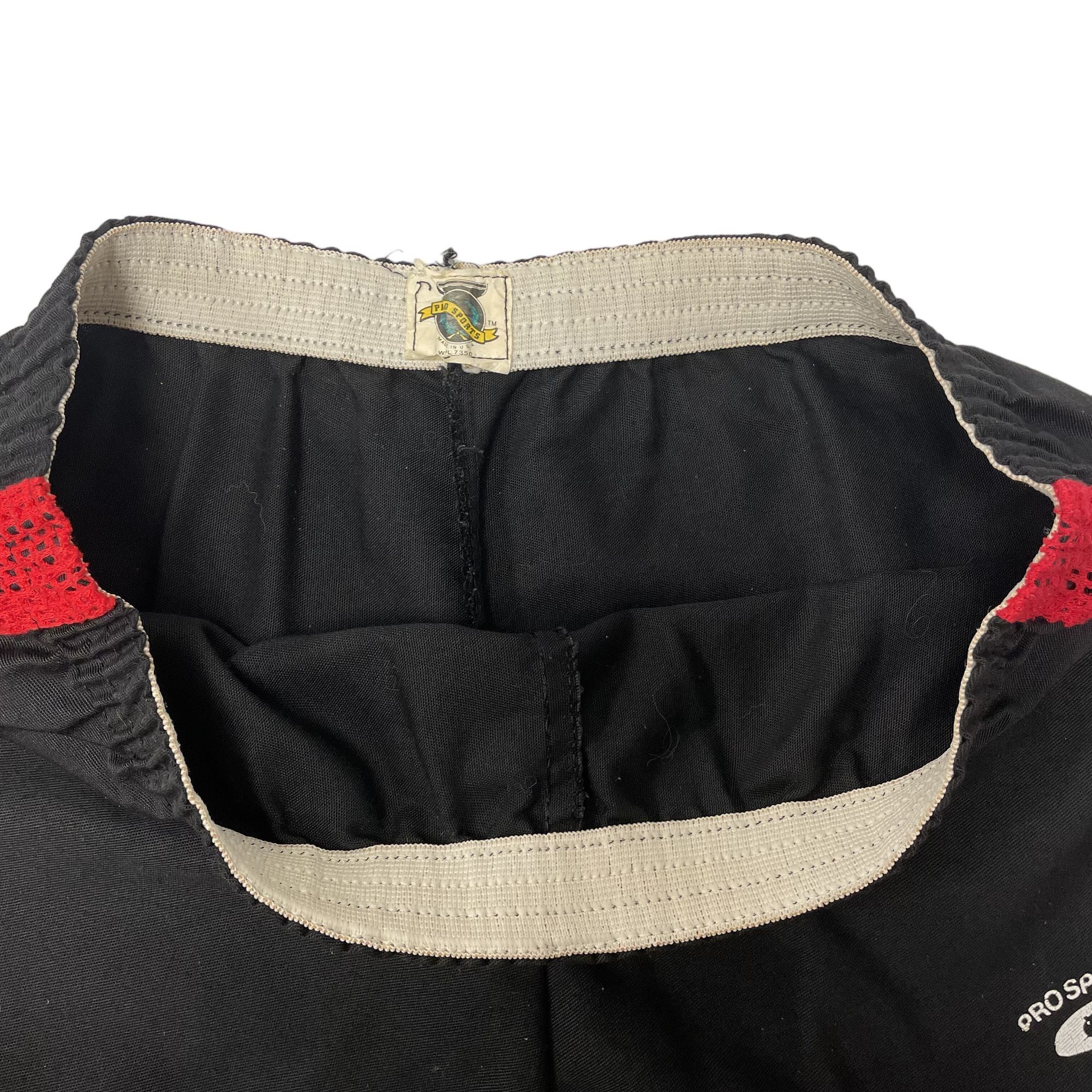 Other Vtg Pro Sports Black Red MESH NET Trim ATHLETIC Shorts Size US 32 / EU 48 - 5 Thumbnail