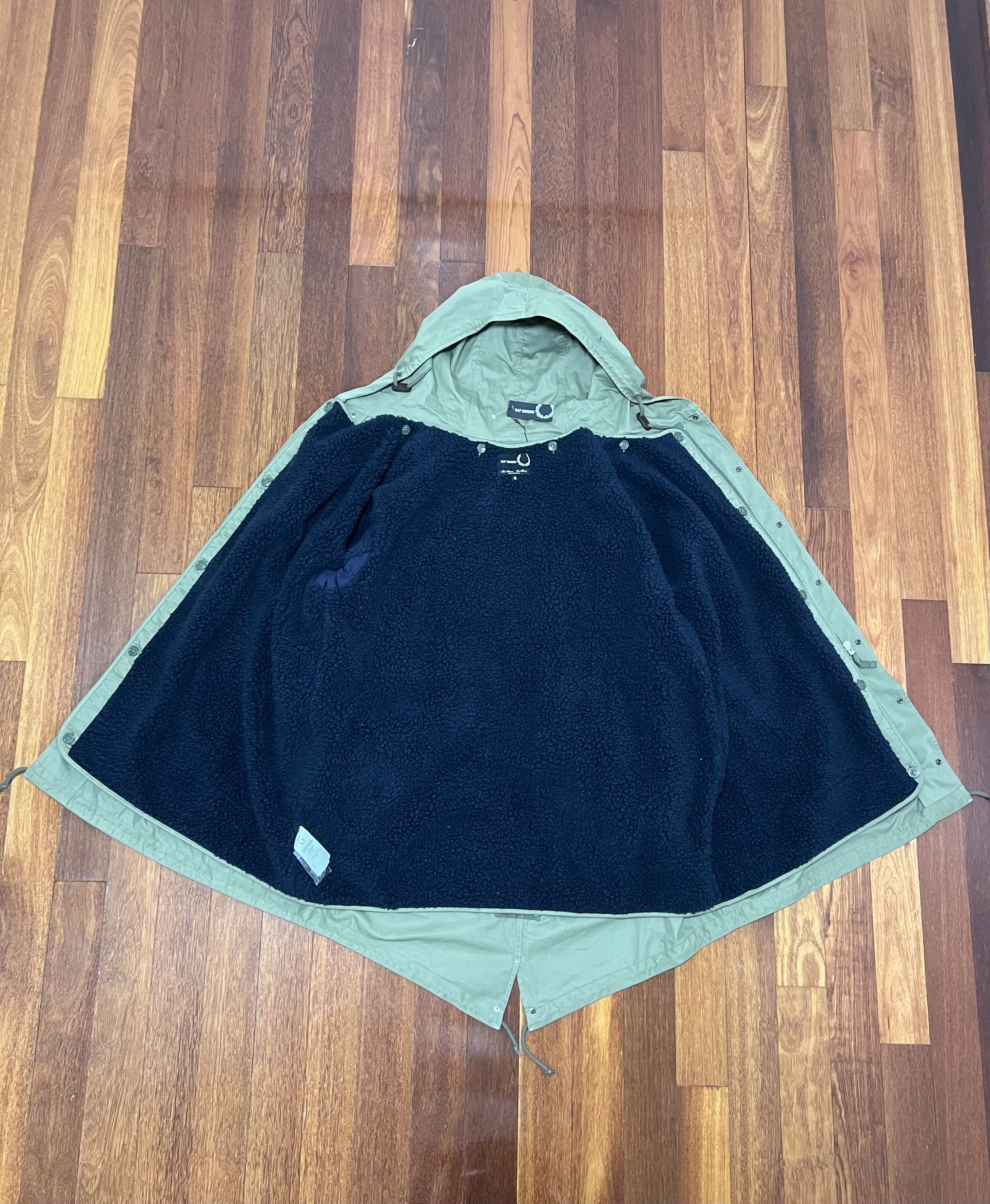 Fred Perry × Raf Simons 💚 AW20 Raf Simons x Fred Perry Detachable Liner Parka Olive Size US M / EU 48-50 / 2 - 3 Thumbnail