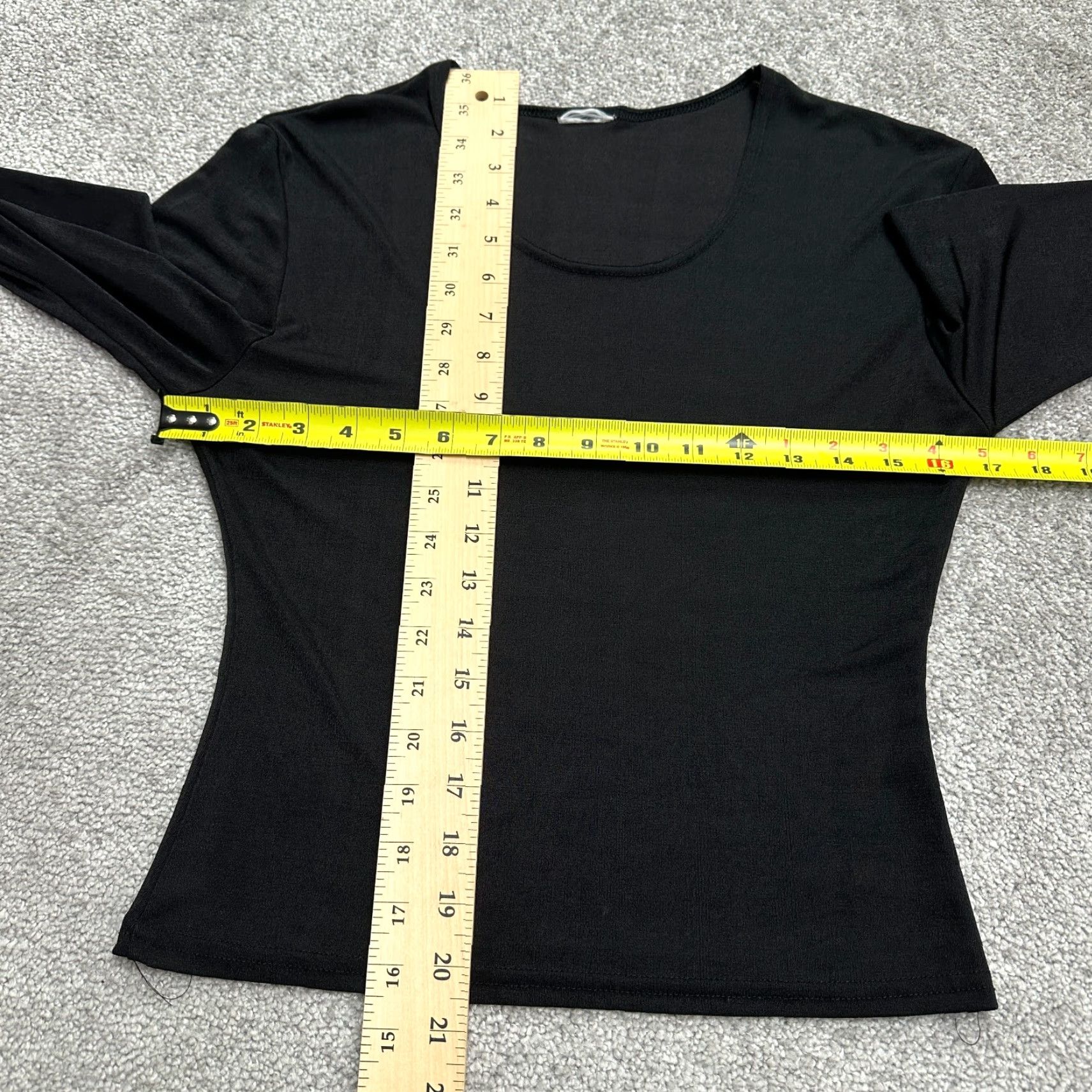 Vintage VINTAGE? No — Unbranded Basic Scopp Neck T-Shirt Women’s Small Black Long Sleeve Knit Top Size S / US 4 / IT 40 - 4 Thumbnail