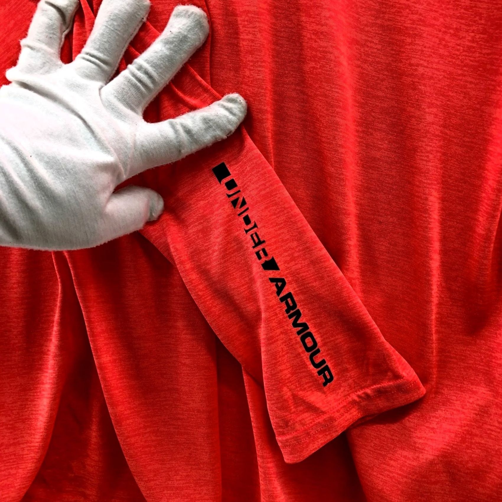 Under Armour Under Armour Pullover Mens S Heatgear Hooded Long Sleeve T-Shirt Red Moisture Wicking Fitness Shirt Hinged Closure Hooded Breathable Gym & Training Size US S / EU 44-46 / 1 - 6 Thumbnail