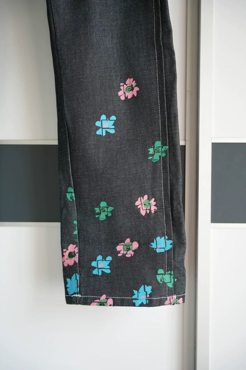 Comme des Garcons Comme des Garcons 02ss small flower jeans-2505 Size US 31 - 3 Thumbnail