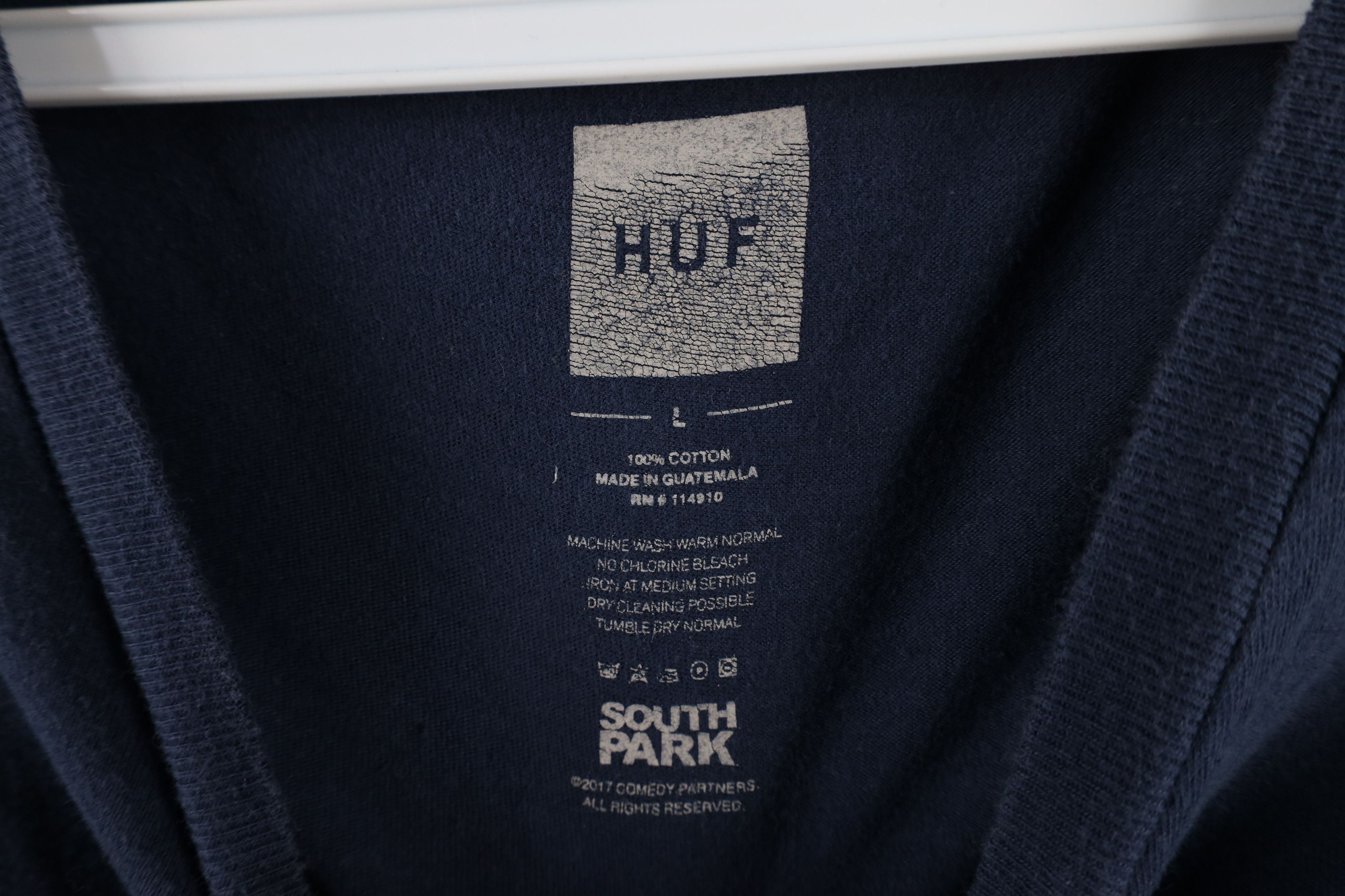 Vintage Vintage Y2K Huf x South Park Cartman Long Sleeve T-Shirt Size US L / EU 52-54 / 3 - 9 Thumbnail