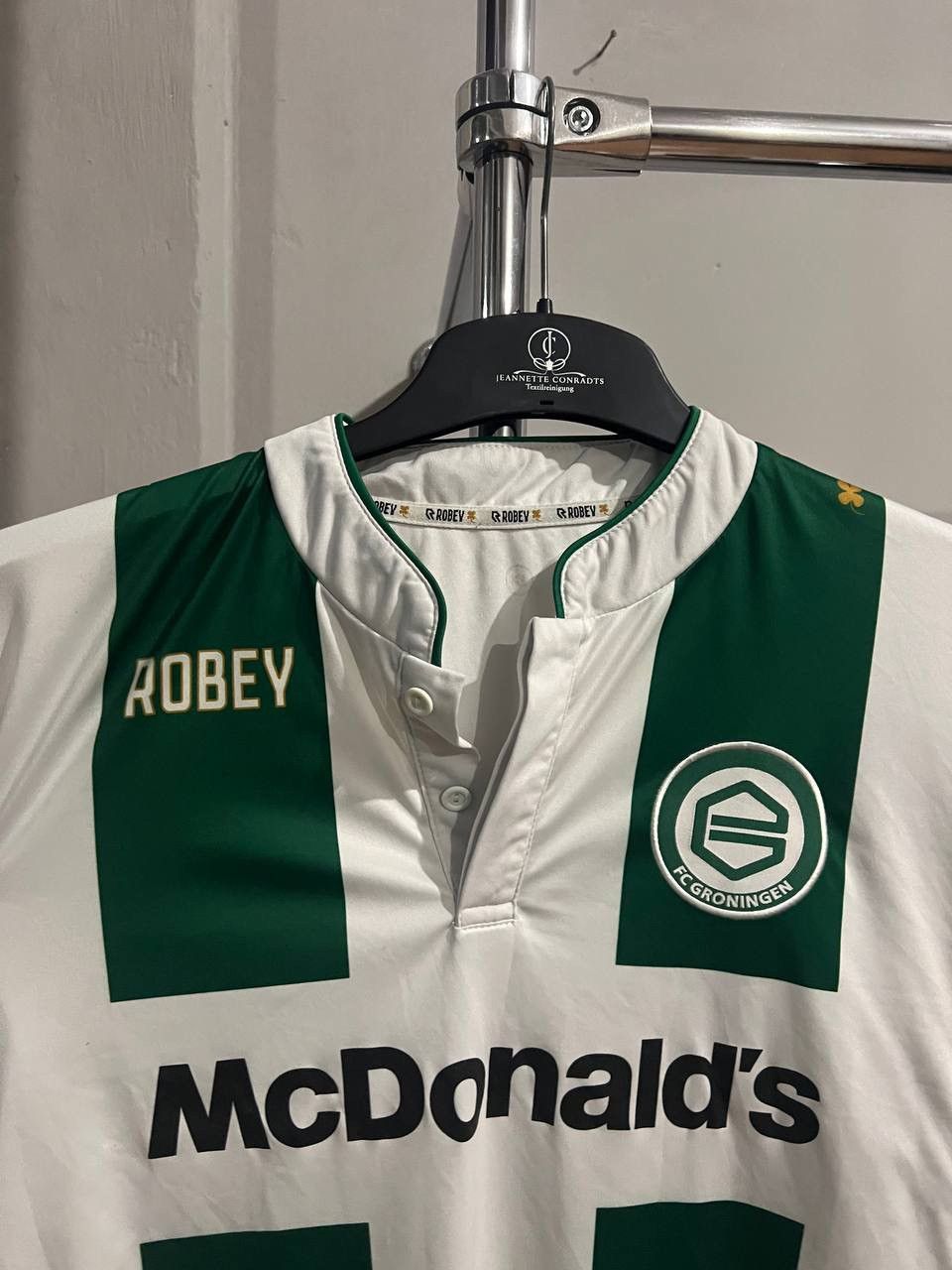 Sports Specialties 2015/16 FC GRONINGEM #10 MATCH WORN ROBEY SOCCER JERSEY SHIR Size US XL / EU 56 / 4 - 5 Thumbnail