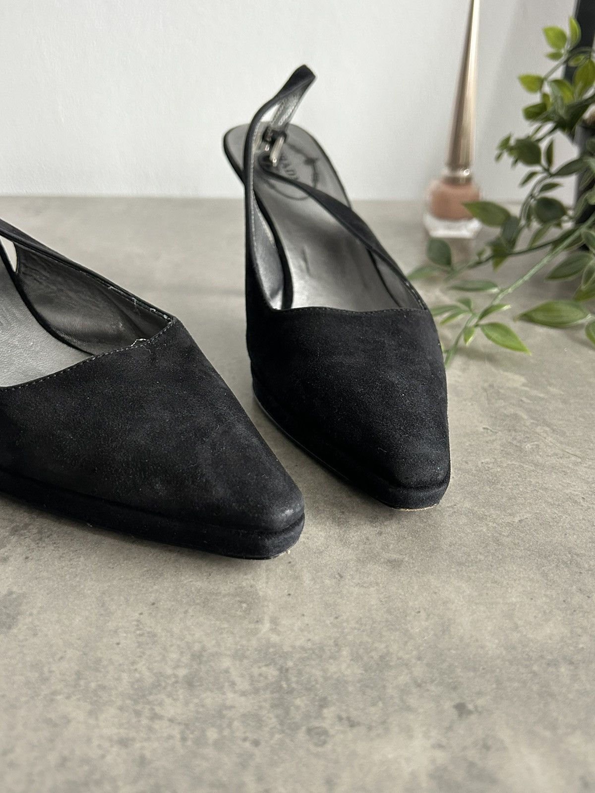 Prada × Vintage Prada Vintage heels Suede Luxury Old money Size US 5 / IT 35 - 3 Thumbnail