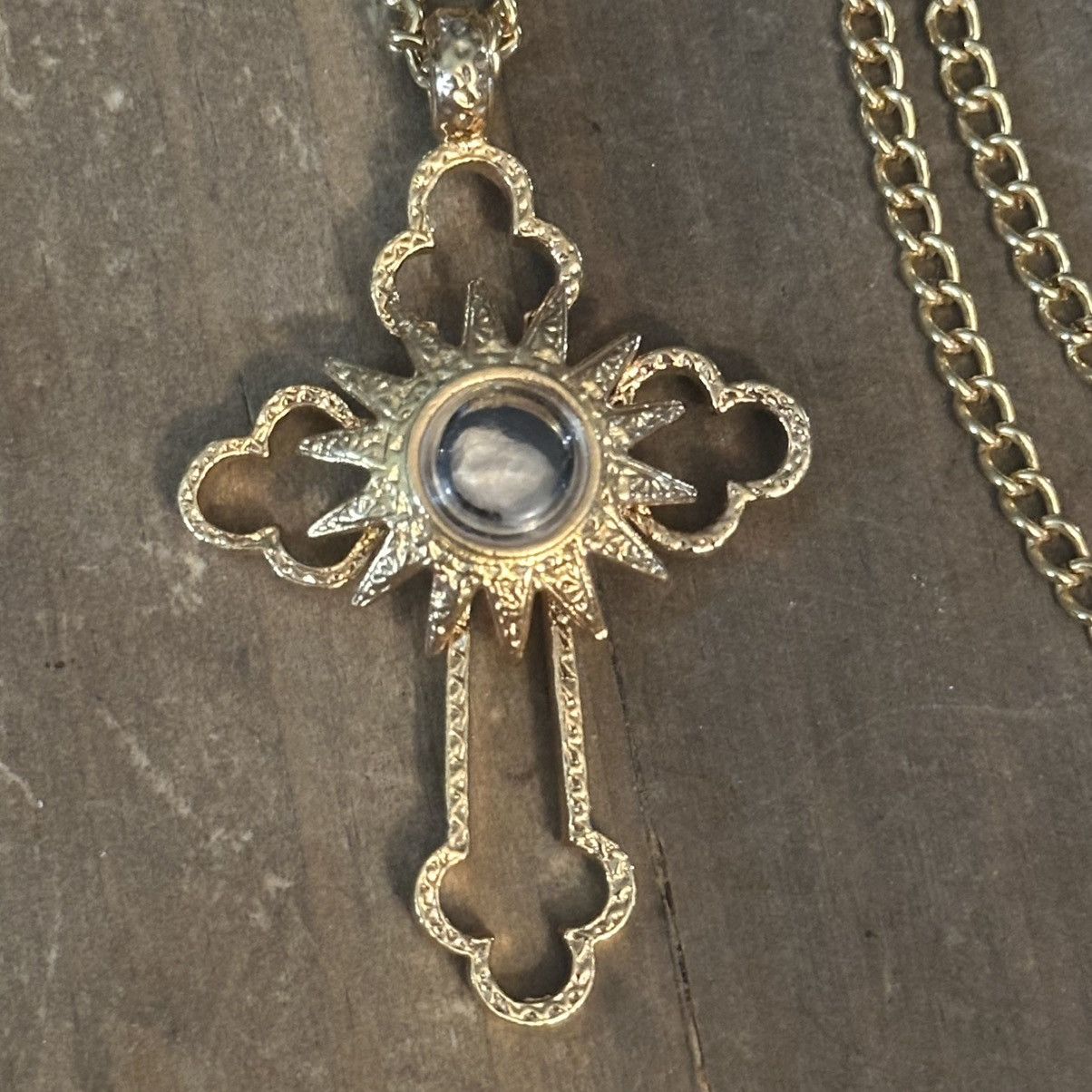 Vintage Vintage gold cross pendant necklace w/stone from Bethlehem Size ONE SIZE - 3 Thumbnail