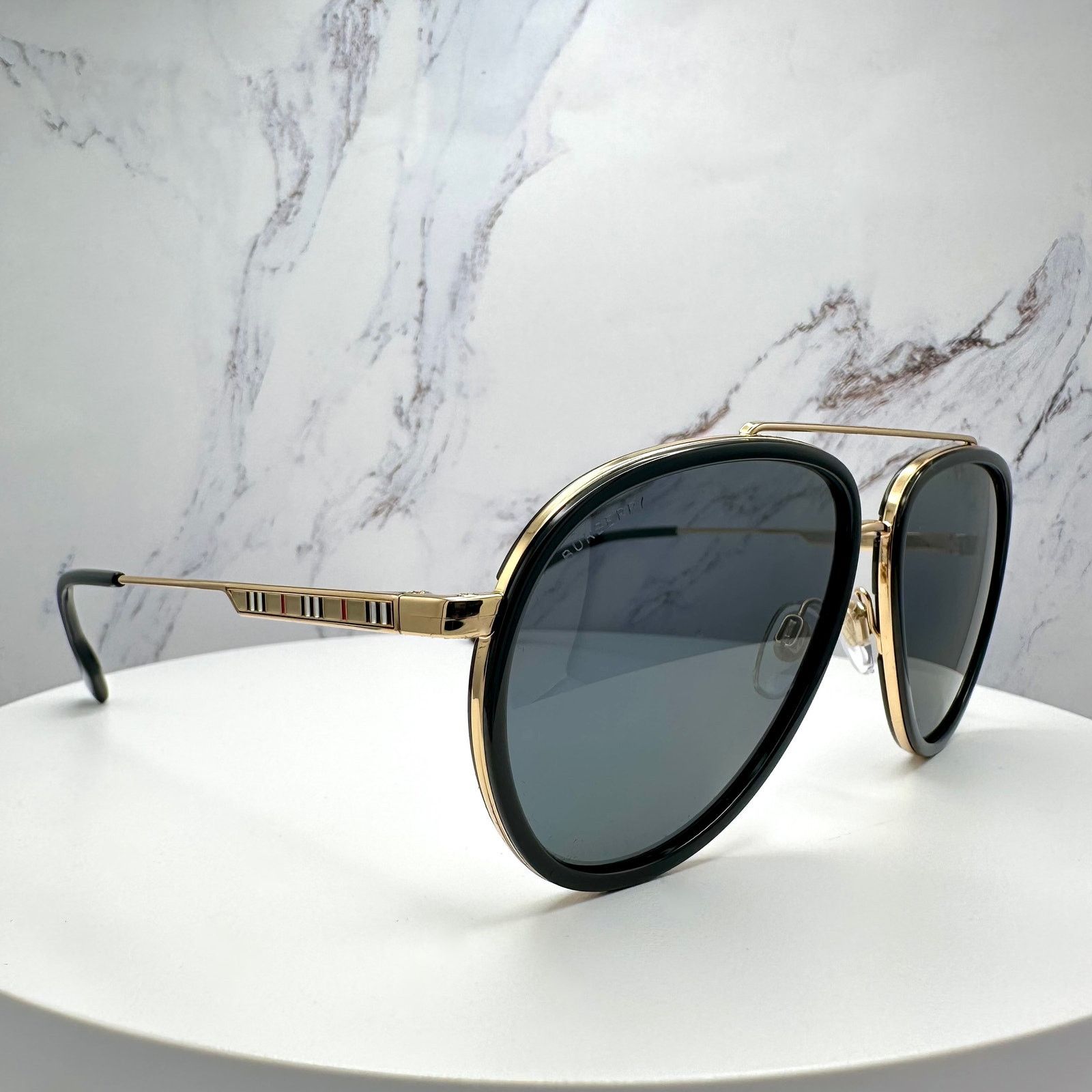 Burberry New Burberry Sunglasses Polarized Gold Black Aviator Size ONE SIZE - 14 Thumbnail