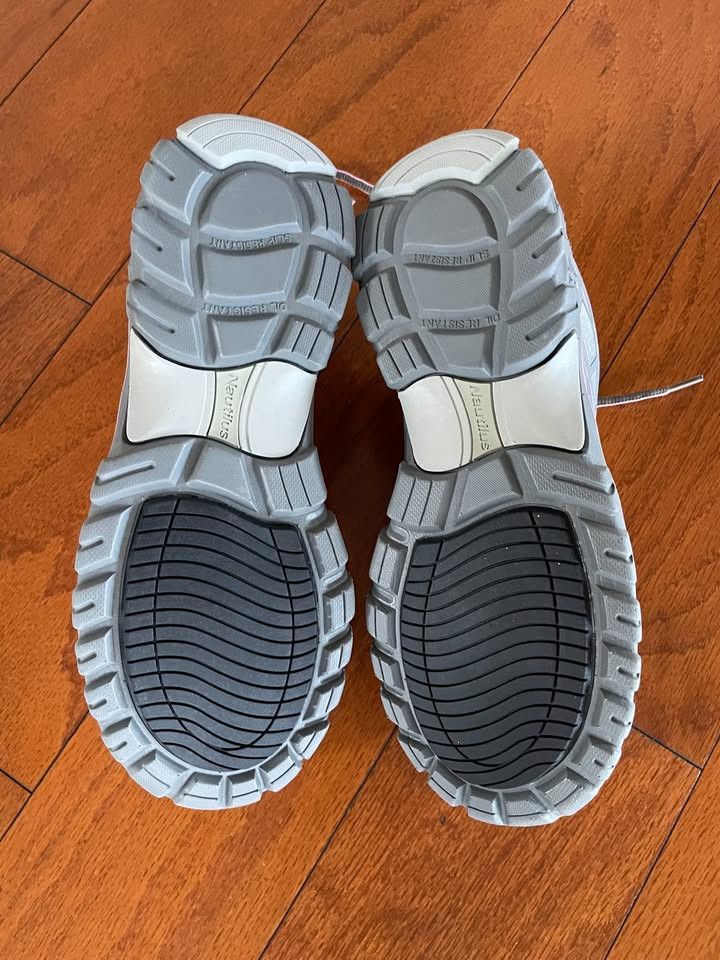 Other Nautilus Safety Footwear N1082 Stratus CT Women's Work Shoe Size US 7.5 / IT 37.5 - 10 Thumbnail