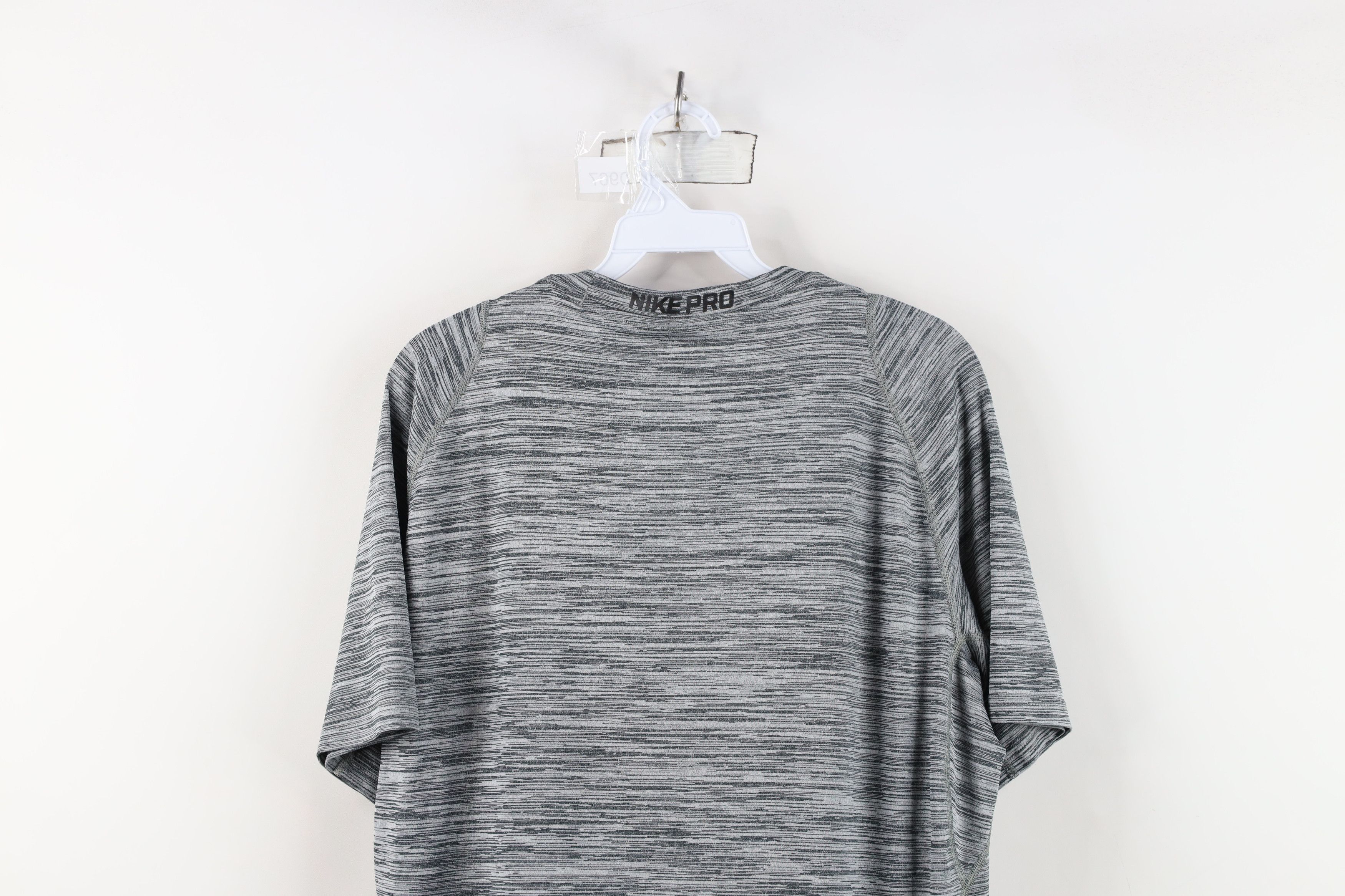 Nike Nike Pro Center Swoosh Compression Training Gym T-Shirt Size US L / EU 52-54 / 3 - 12 Thumbnail
