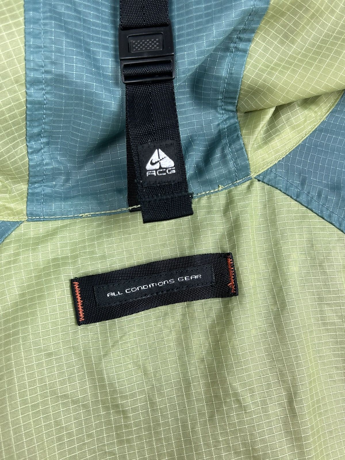 Nike 90s Vintage Nike ACG Packable Windbreaker Jacket In Green Size M / US 6-8 / IT 42-44 - 13 Thumbnail