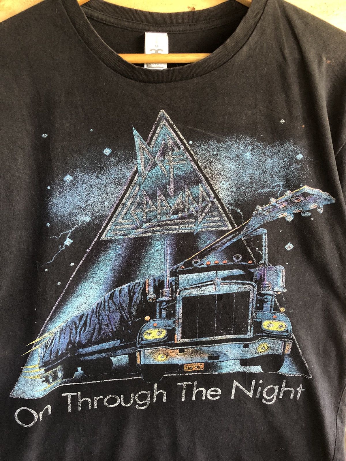 Band Tees × Def Leppard × Vintage Vintage Y2K Def Leppard On Through The Night Tshirt Size US L / EU 52-54 / 3 - 3 Thumbnail