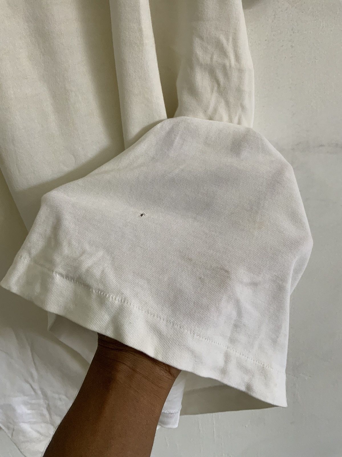 Kaws × Uniqlo Kaws Big Logo Uniqlo Tee Size US XL / EU 56 / 4 - 10 Thumbnail