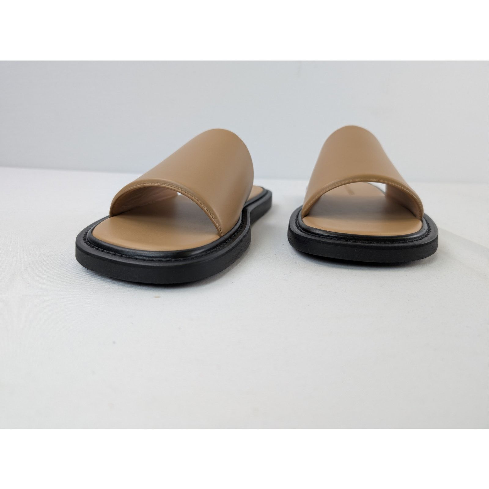 Bottega Veneta o1rshd1 Vienna Calf Leather Slides Slipper in Camel Size US 6 / EU 39 - 7 Thumbnail