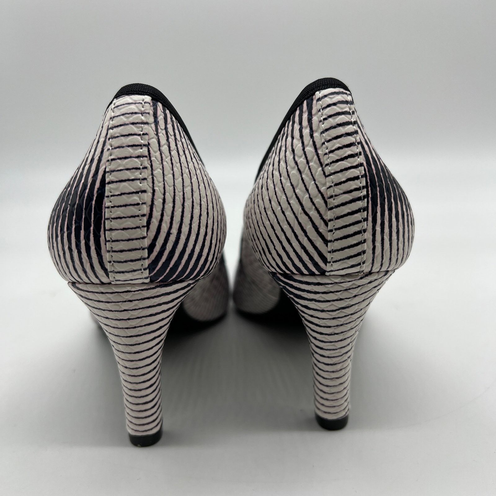 Other Lori Goldstein Collection Novelty Pumps Size 6 M Size US 6 / IT 36 - 10 Thumbnail