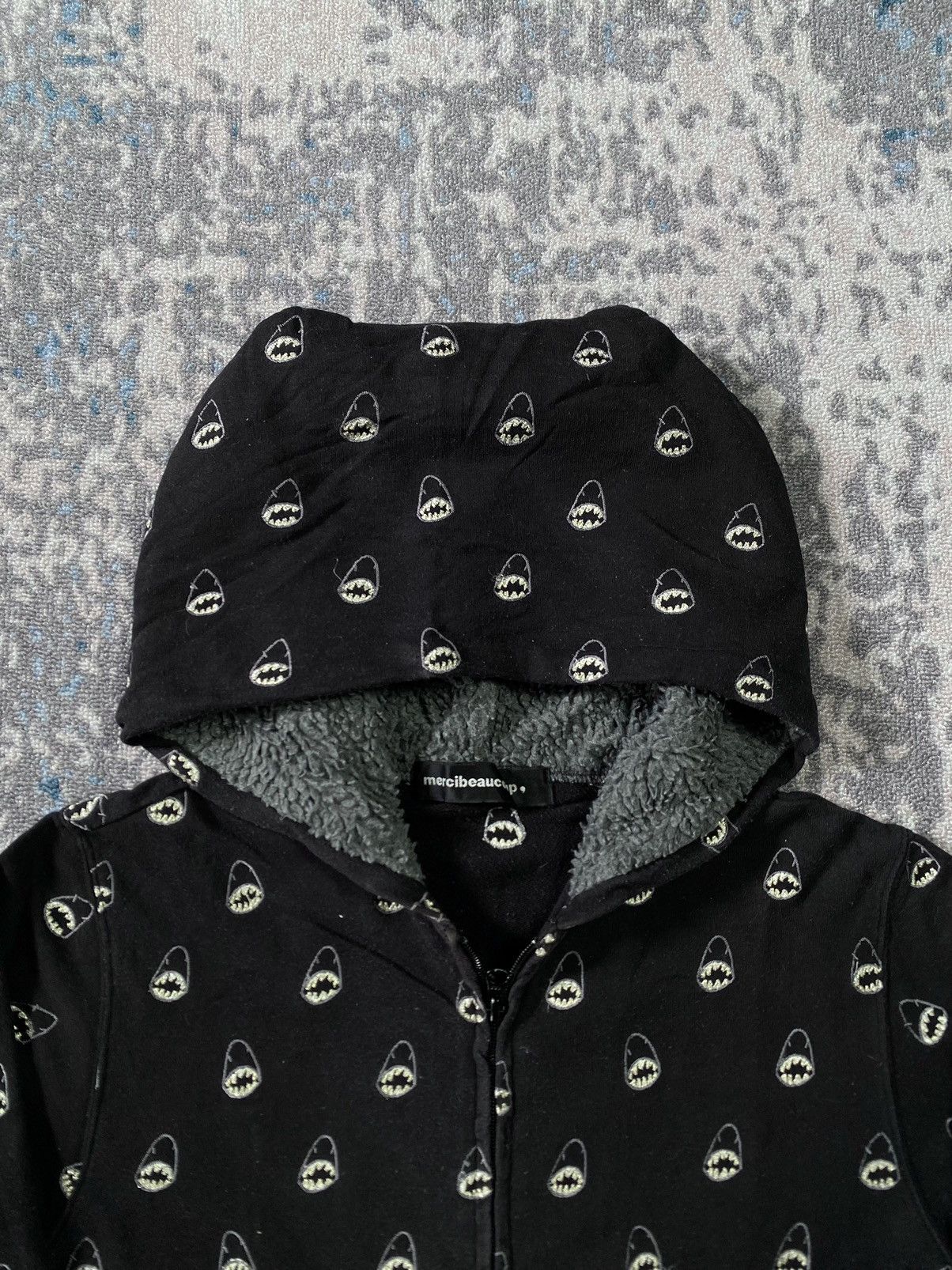 Issey Miyake Mercibeaucoup By Issey Miyake Emboidary Shark Hoodie Size US L / EU 52-54 / 3 - 5 Thumbnail