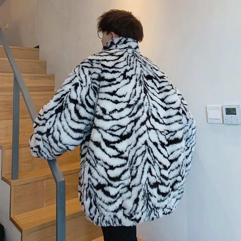 Vintage Avant garde reversible faux fur tiger print hooded jacket Size US M / EU 48-50 / 2 - 3 Thumbnail