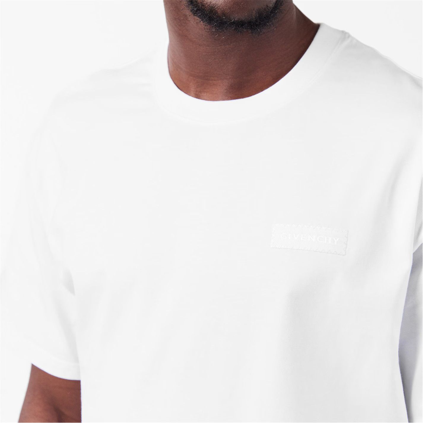 Givenchy o1g2r1mq0426 Logo Patch T-Shirt in White Size US XL / EU 56 / 4 - 5 Thumbnail