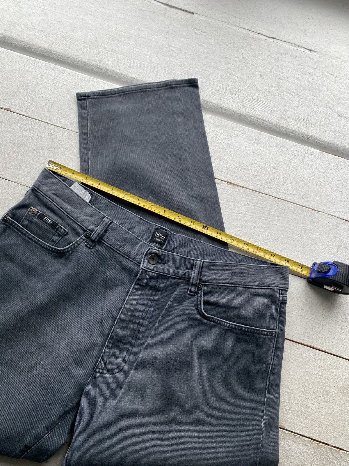 Hugo Boss 00s Luxury Hugo Boss Grey Stretch Denim Jeans Straight Fit Size US 38 / EU 54 - 19 Thumbnail