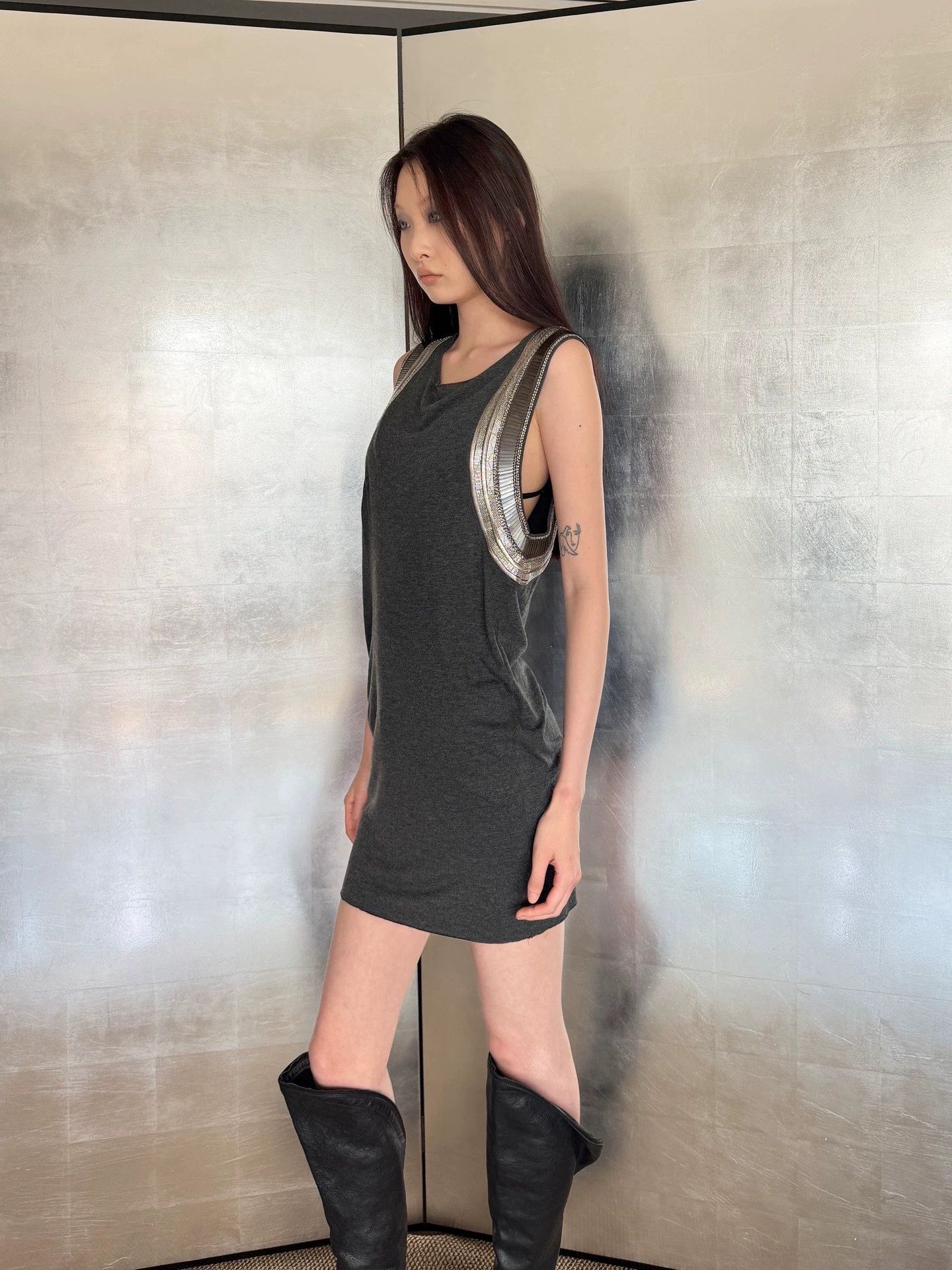 Vintage Vintage UK Metal Trim Chainmail Elastic Dress UK8 Size S / US 4 / IT 40 - 1 Thumbnail