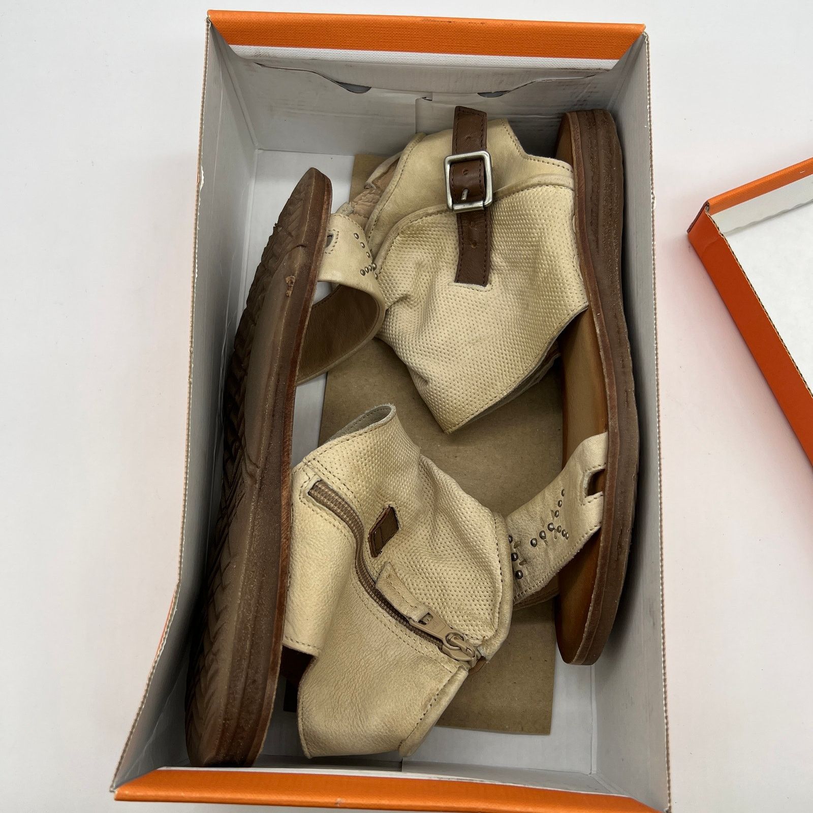 Other Miz Mooz Leather Wide Width Sandals Women Size 7.5 Size US 7.5 / IT 37.5 - 2 Thumbnail