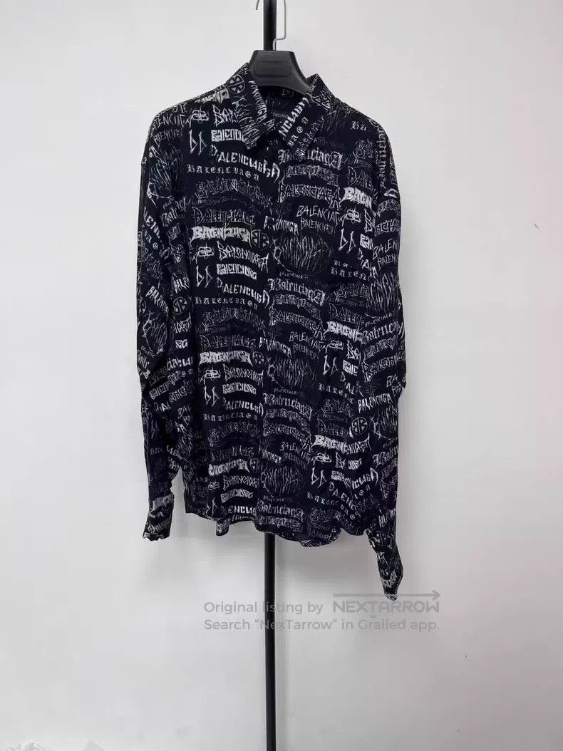 Balenciaga Balenciaga size 37 Logo Printed Full Print Single Breasted Size US L / EU 52-54 / 3 - 1 Thumbnail