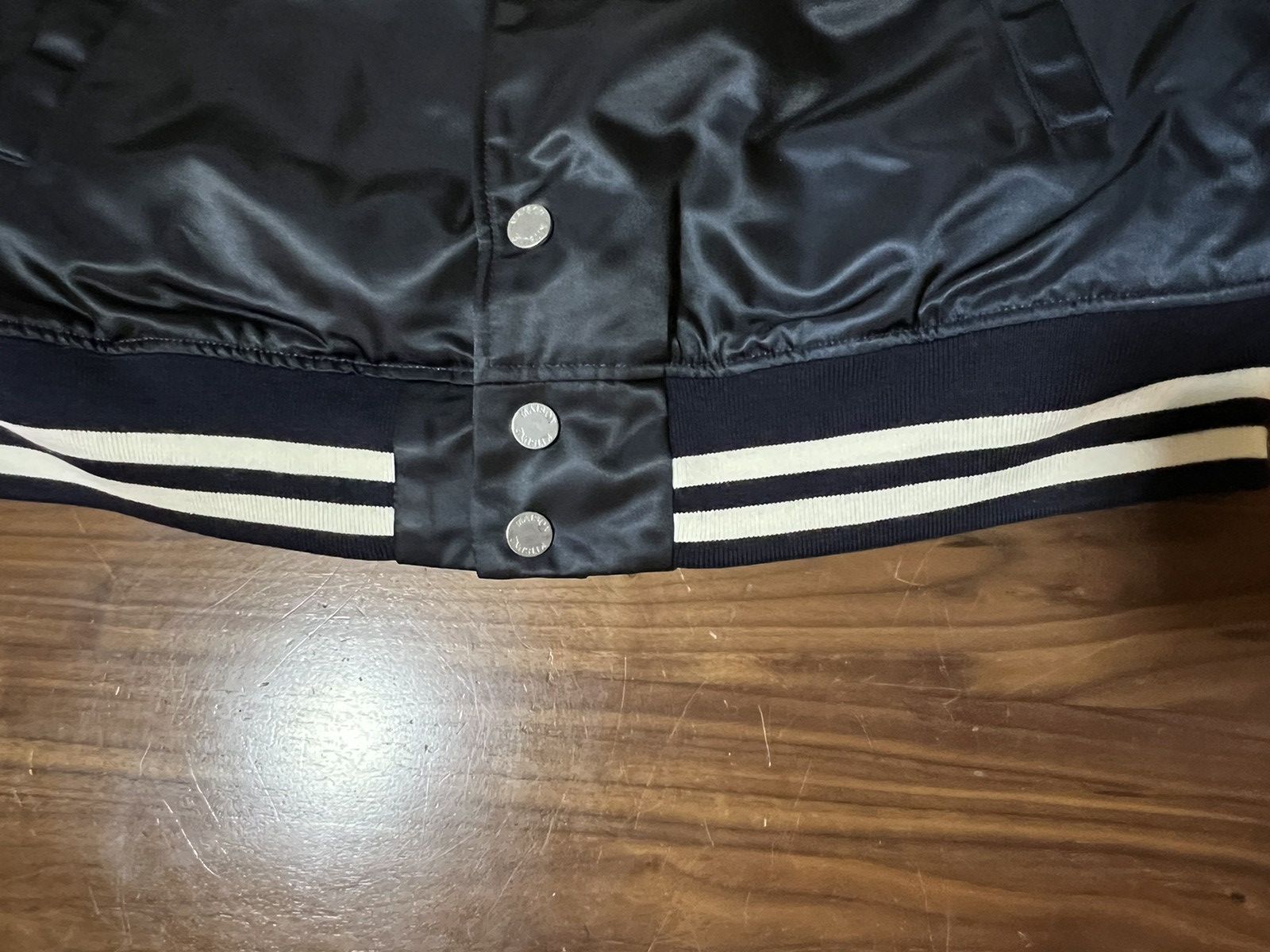 Maison Kitsune Maison Kitsuné Satin Teddy Varsity Bomber Dark Navy XL. Size US XL / EU 56 / 4 - 5 Thumbnail