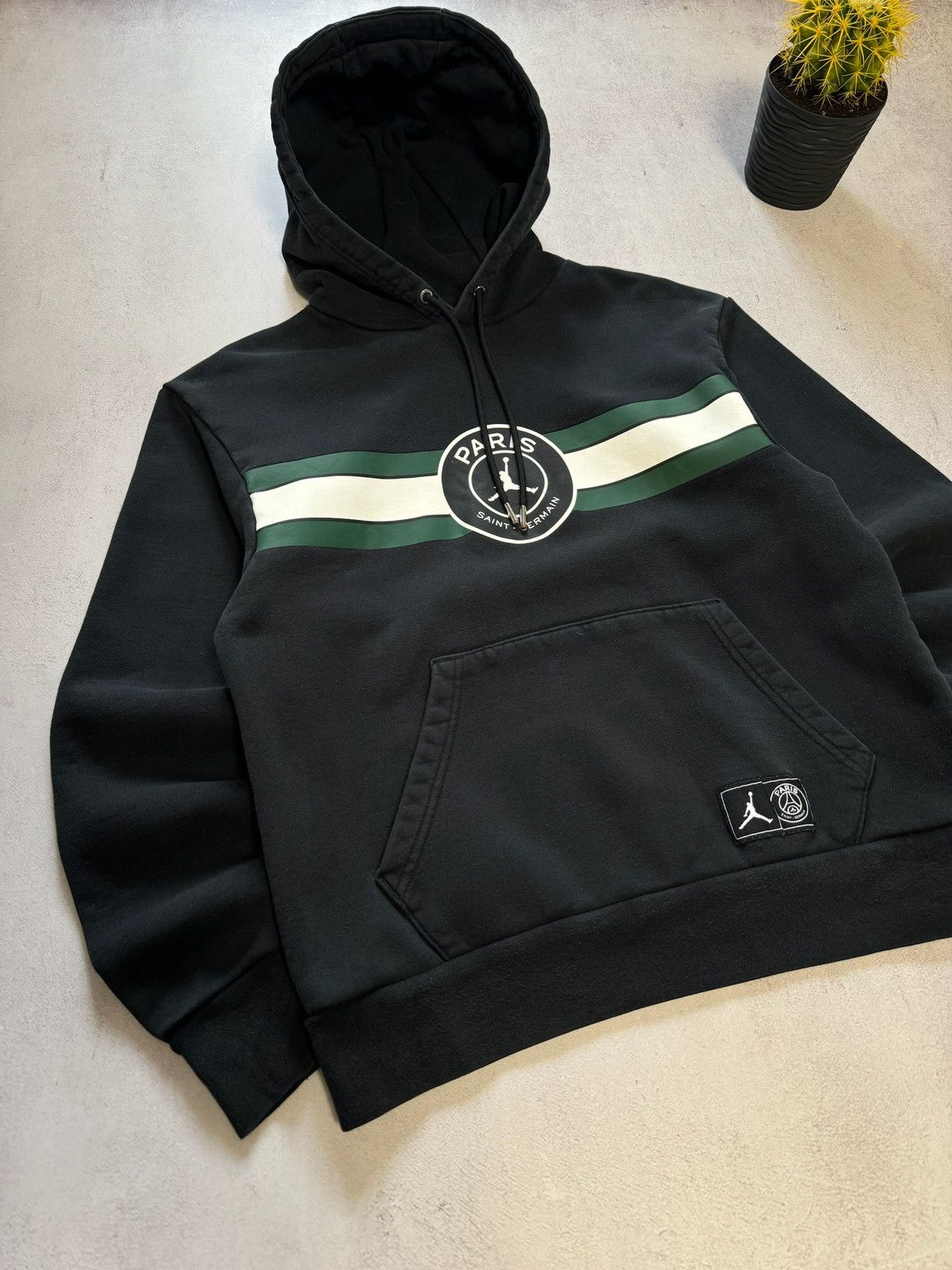 Jordan Brand × Vintage Vintage Paris Saint Germain Jordan Hoodie PSG Football Rare Size US M / EU 48-50 / 2 - 2 Thumbnail