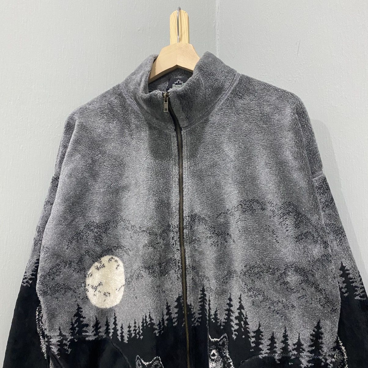 Vintage Vintage EzzeWear Wolf Full Print Fleece Jacket Gorpcore Grey Size US M / EU 48-50 / 2 - 3 Thumbnail