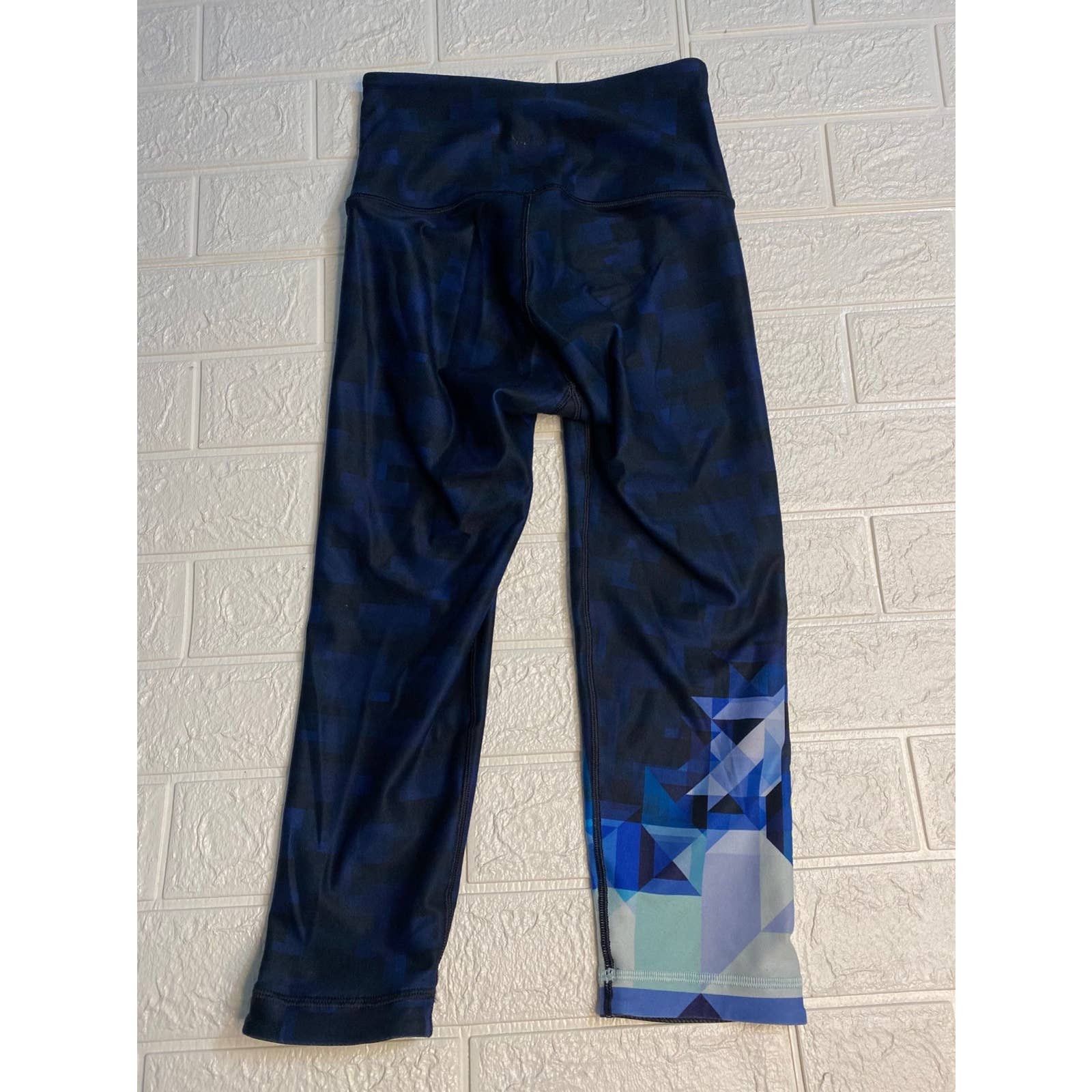 Other Peloton X WITH Blue Pyramid High Waisted Cropped Leggings Size 27" / US 4 / IT 40 - 7 Thumbnail