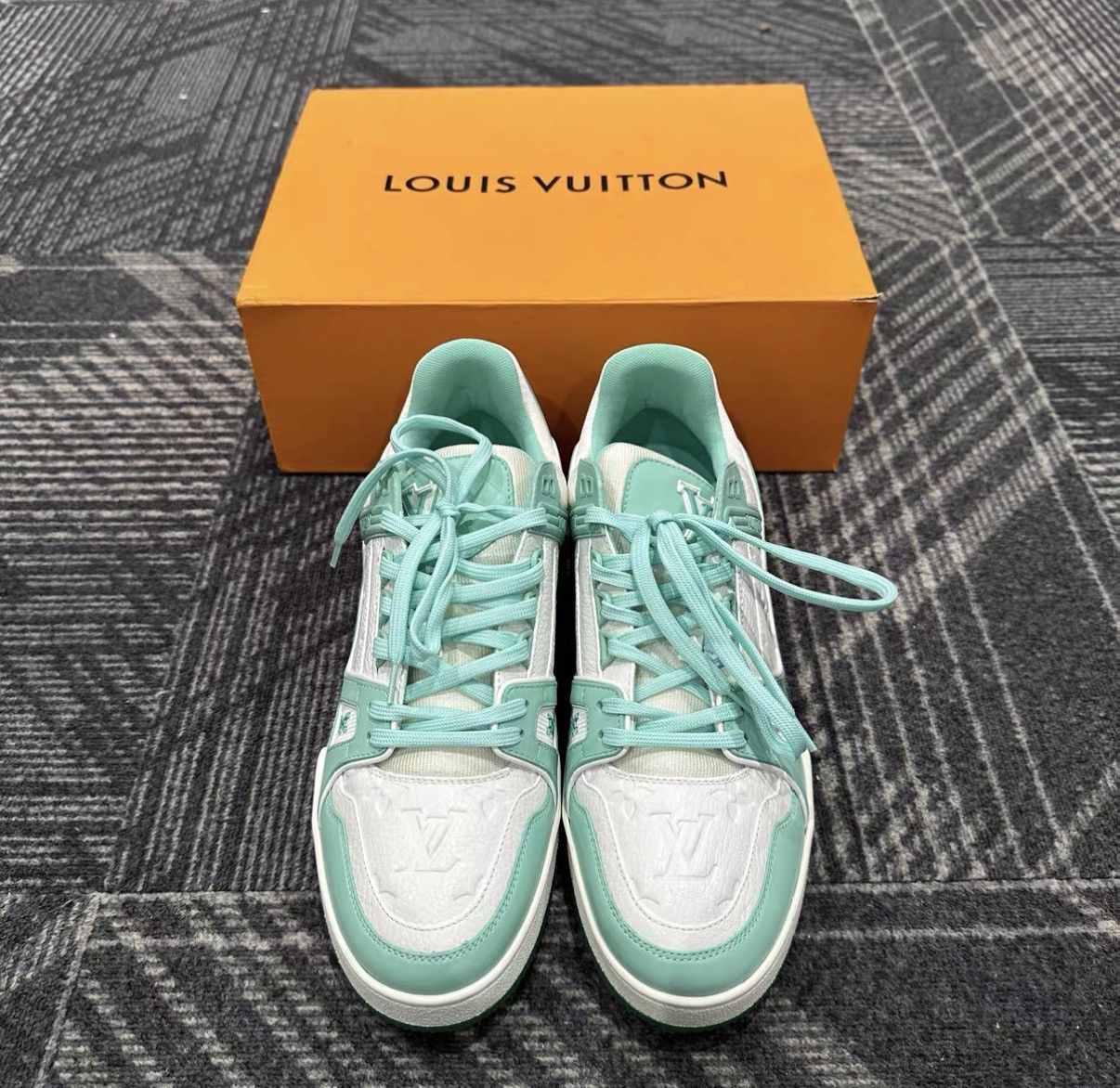 Louis Vuitton Louis Vuitton Trainer Tiffany Green Embossed Sneakers J42 Size US 8.5 / EU 41-42 - 2 Thumbnail