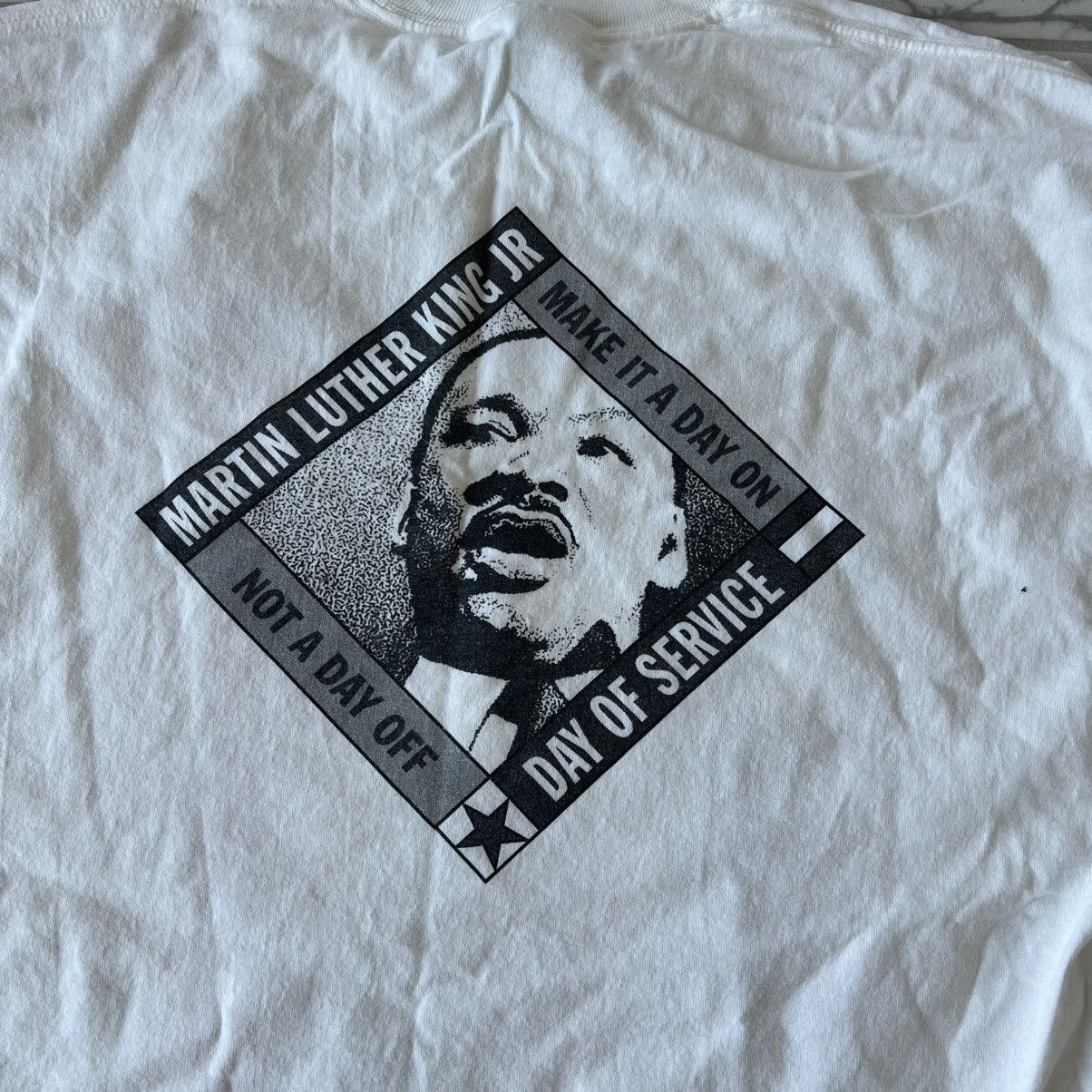 Vintage 2000s Martin Luther King Tee MLK Size US L / EU 52-54 / 3 - 4 Thumbnail