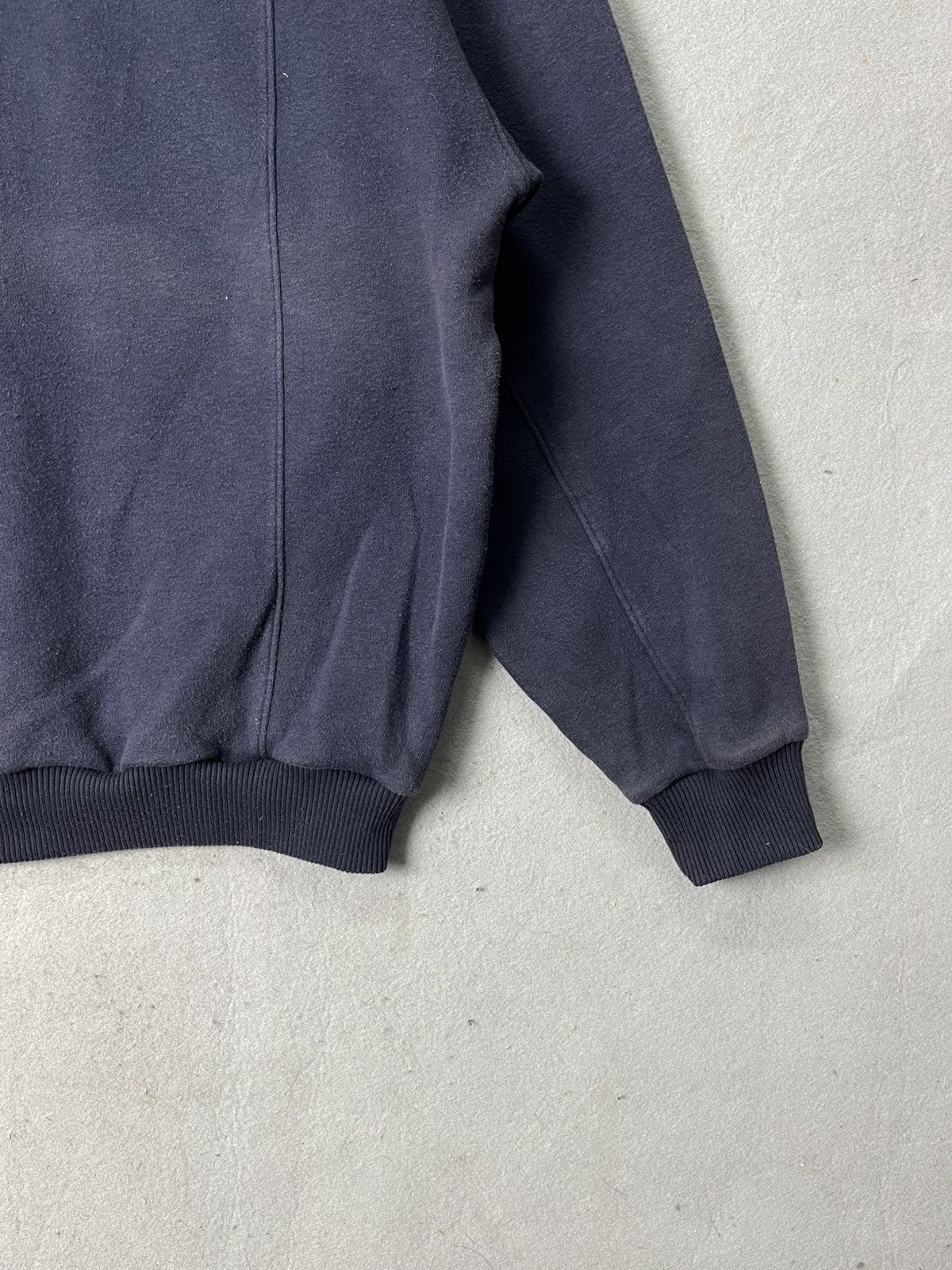 Adidas Vintage Adidas Originals Minimal Embroidered Sweatshirt Size US L / EU 52-54 / 3 - 4 Thumbnail