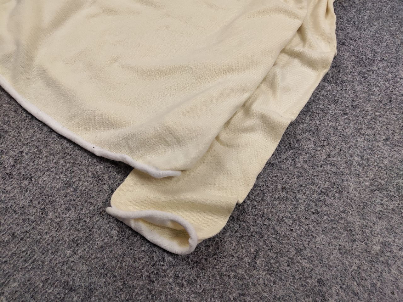 Yves Saint Laurent Vintage Yves Saint Laurent yellow big Logo Light Sweater Size US M / EU 48-50 / 2 - 5 Thumbnail