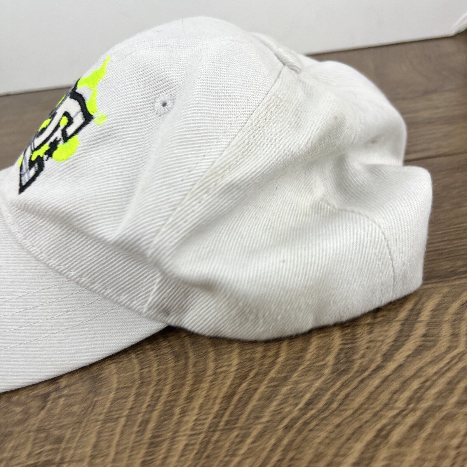 DC Comics DC Hat DC Comics White Hat Adjustable Adult Size Hat White C Size ONE SIZE - 7 Thumbnail