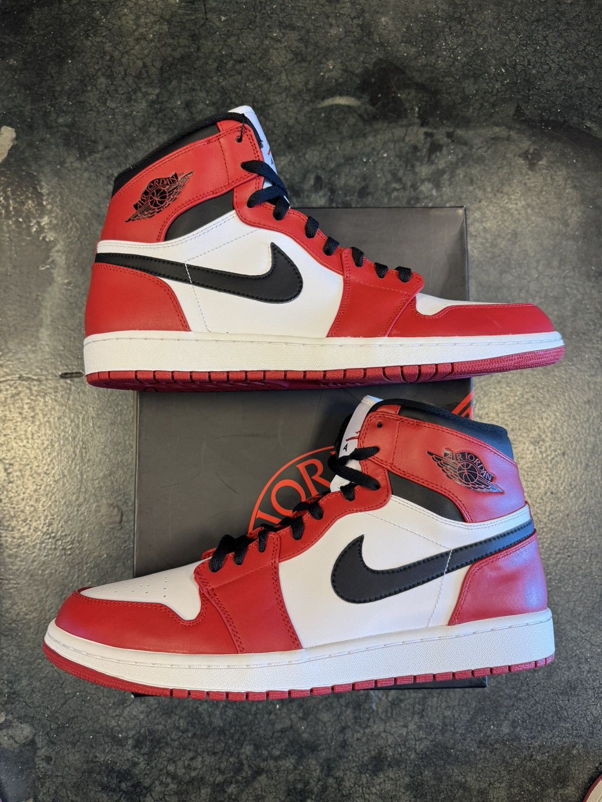 Jordan Brand Jordan 1 High Chicago (2013) Size US 13 / EU 46 - 1 Thumbnail